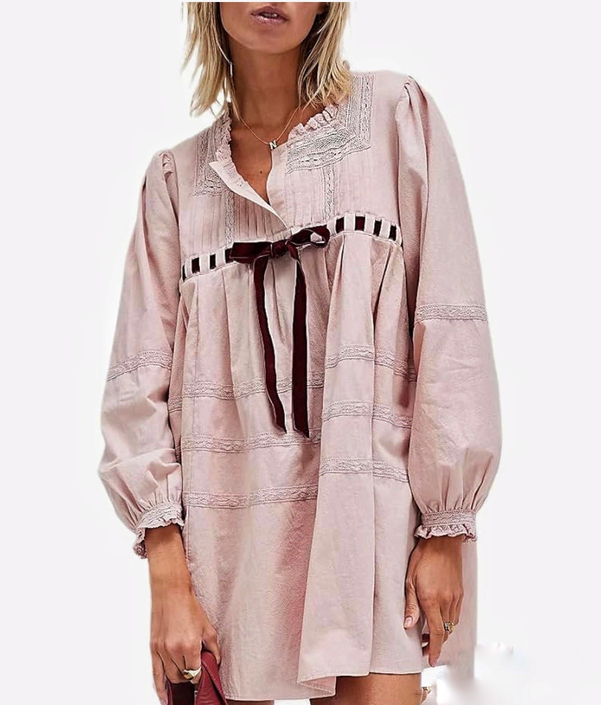 Embroidered baby doll dress with puff long sleeves 💕

Baby doll dress// embroidered dress// spring dress// spring fashion 