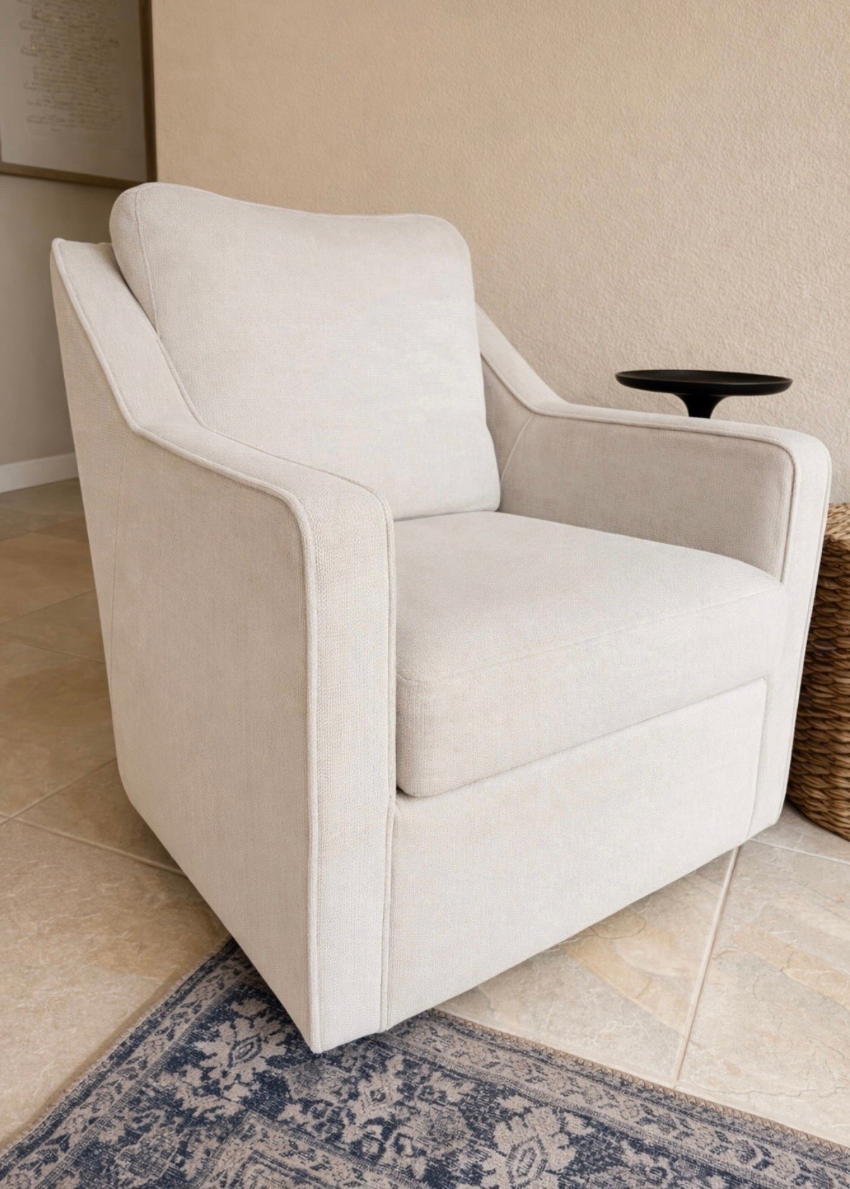 ✨ Memorial Day deal alert — this PB style swivel accent chair is now up to 60% OFF and honestly giving major designer living room vibes 🙌

love the soft neutral fabric + cozy oversized look without the Pottery Barn price tag

✔ swivel accent chair
✔ elevated designer-inspired style
✔ neutral color options
✔ cozy deep seating
✔ perfect for living rooms + reading corners
✔ looks SO high end styled in pairs

such a good time to grab larger furniture pieces because these sales usually disappear fast after the holiday weekend ✨

#LTKSaleAlert #LTKHome