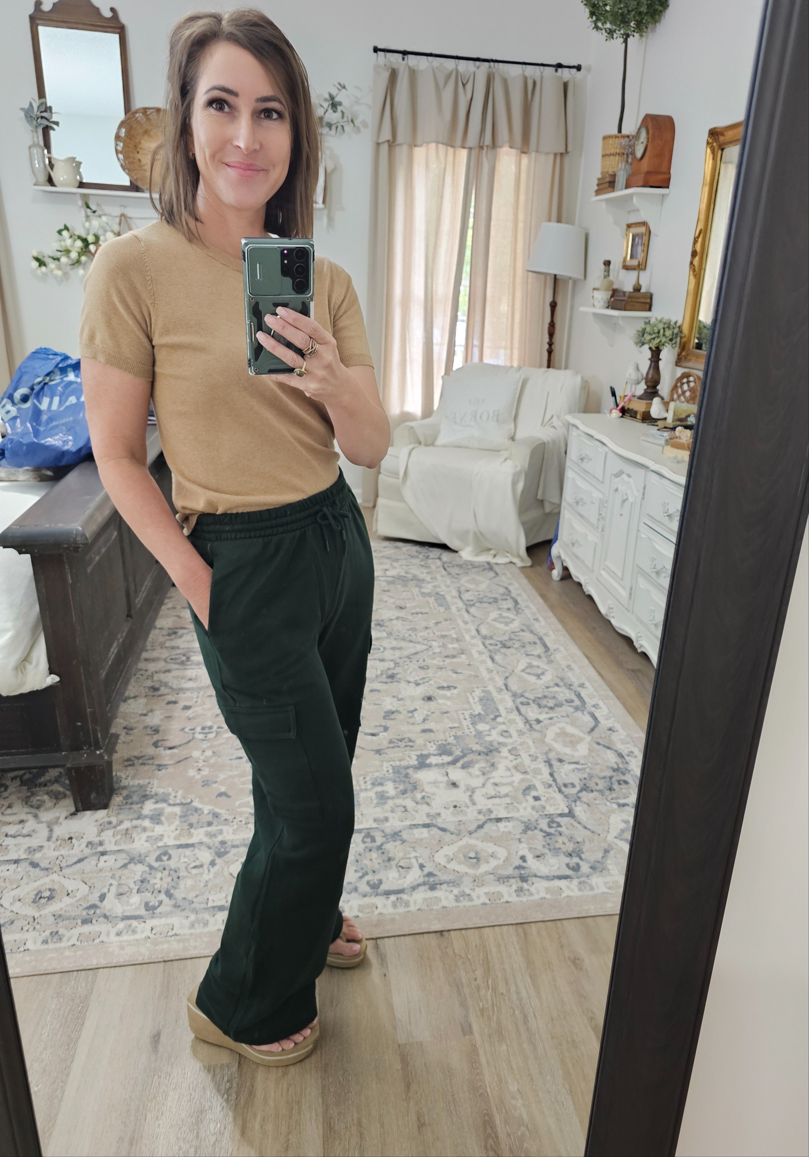 These wide leg cargo sweat pants from old navy are so flattering and comfy 

#LTKActive