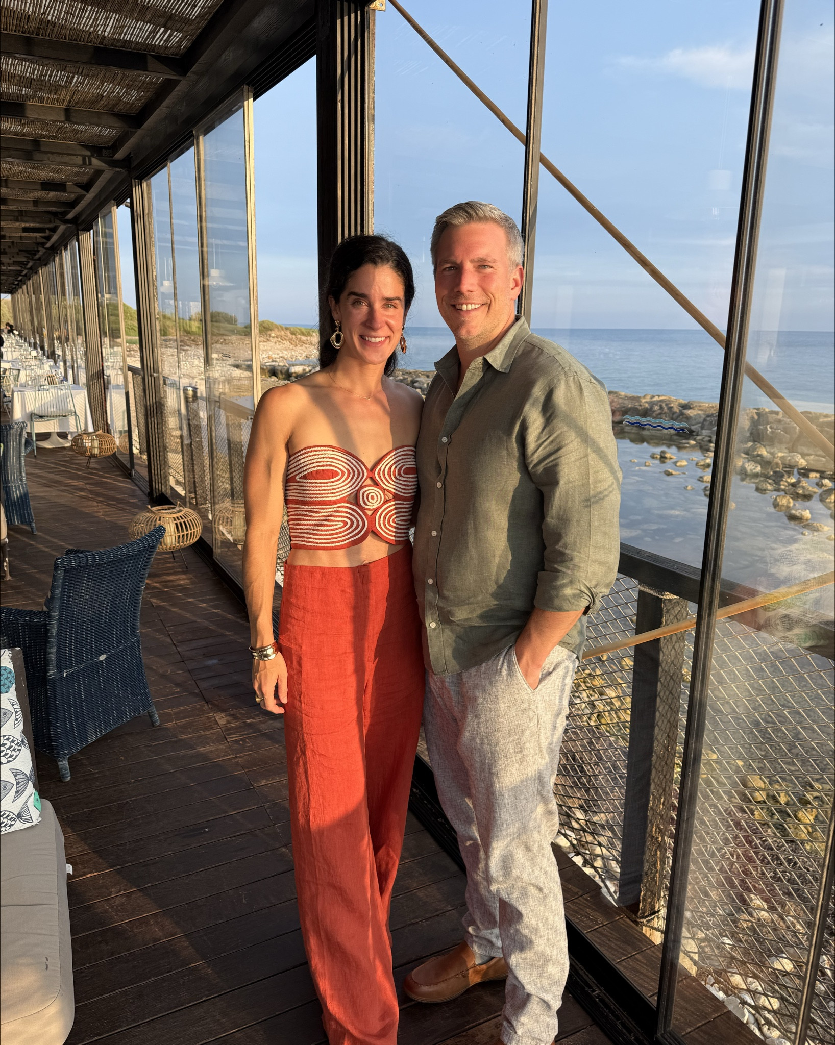 Set runs small. I’m usually a 2. Wearing a 6 in the top and pants though probably could wear a 4 in both 