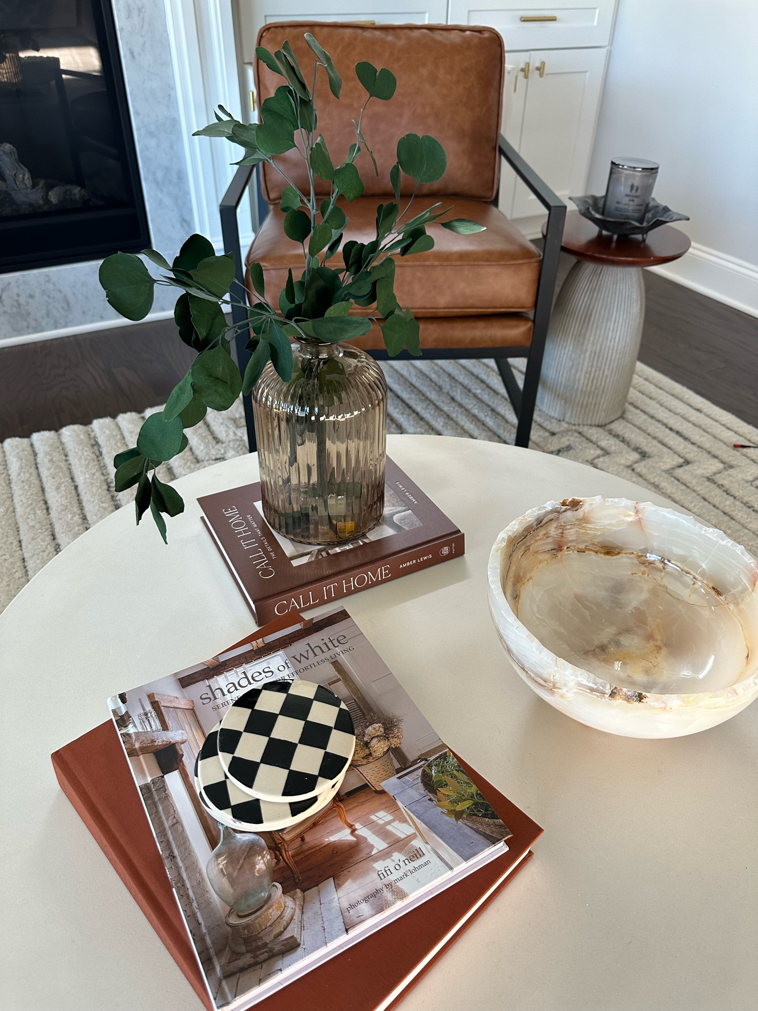 Living room decor 
Coffee table decor
Fall decorr