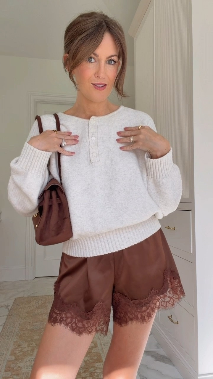 What I’m wearing today! I love the pops of chocolate brown as we transition into fall!

#LTKootd #LTKgrwm