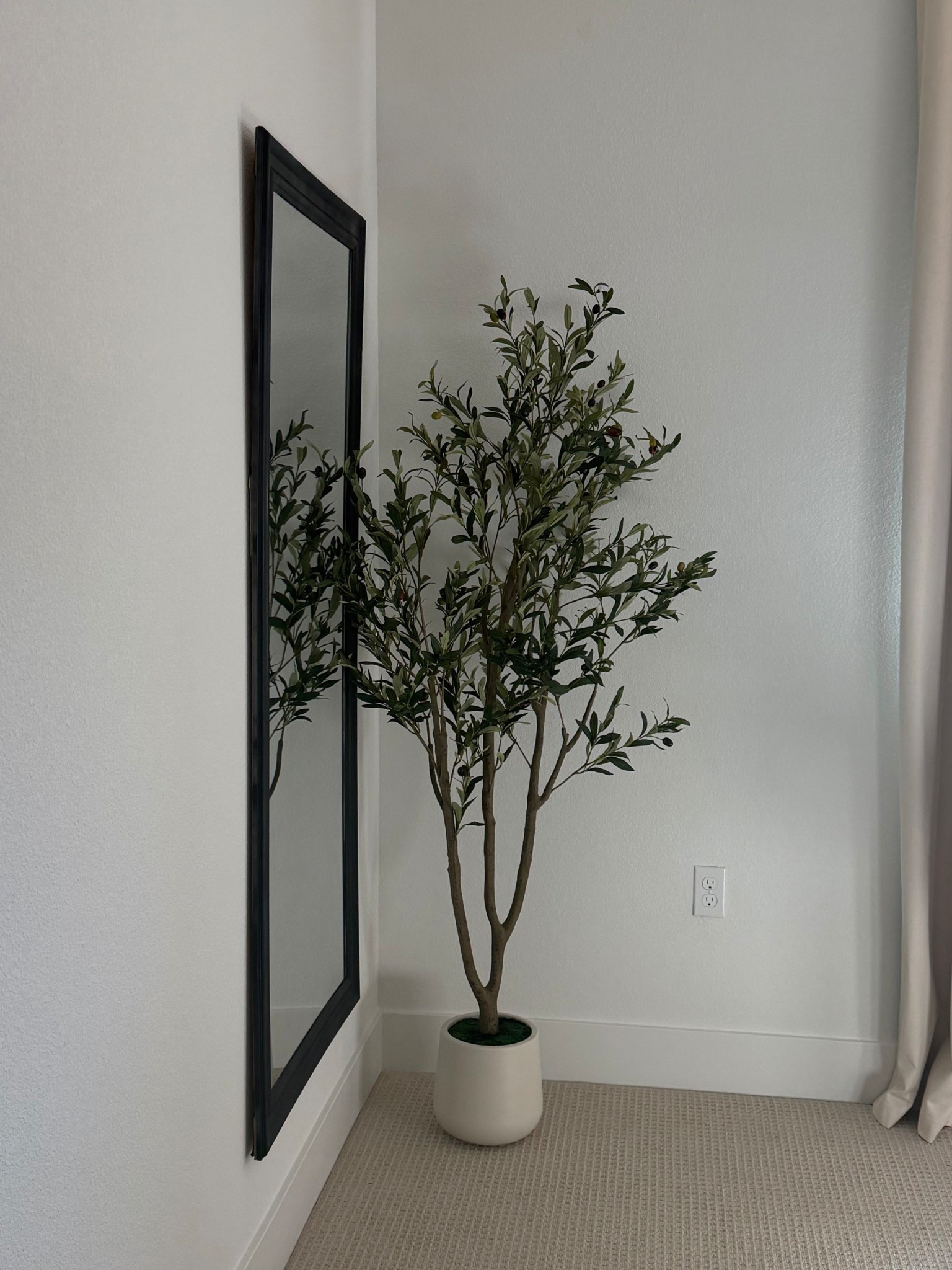 Corner decor ideas

#LTKSeasonal #LTKStyleTip #LTKHome