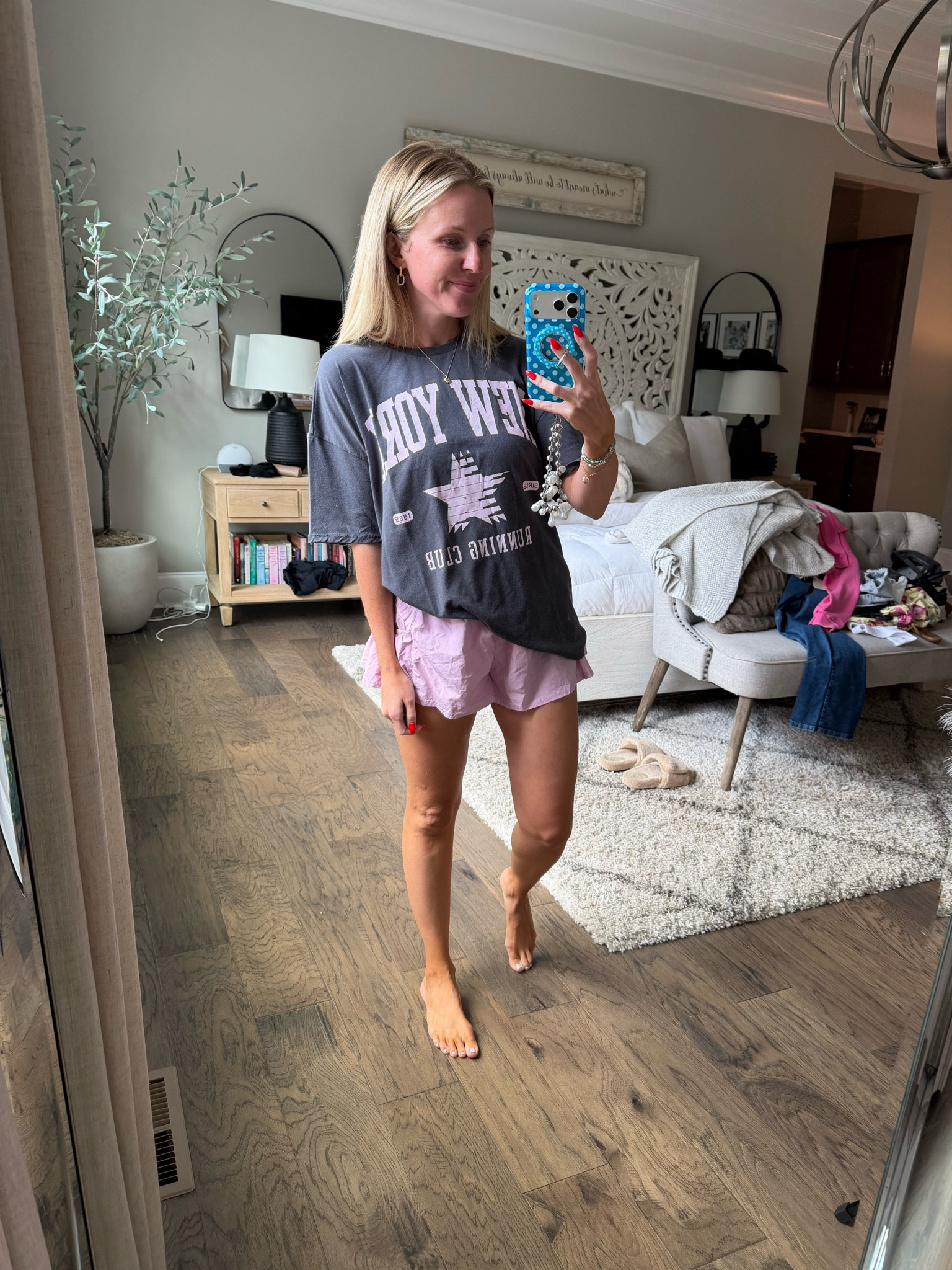 I’m wearing a size M in the graphic tee!