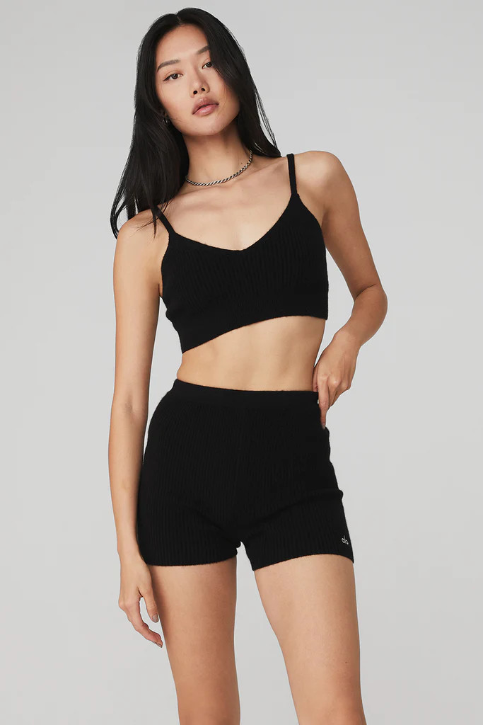 Cashmere Ribbed Staycation Bra - Jet Black | Alo Yoga (US)
