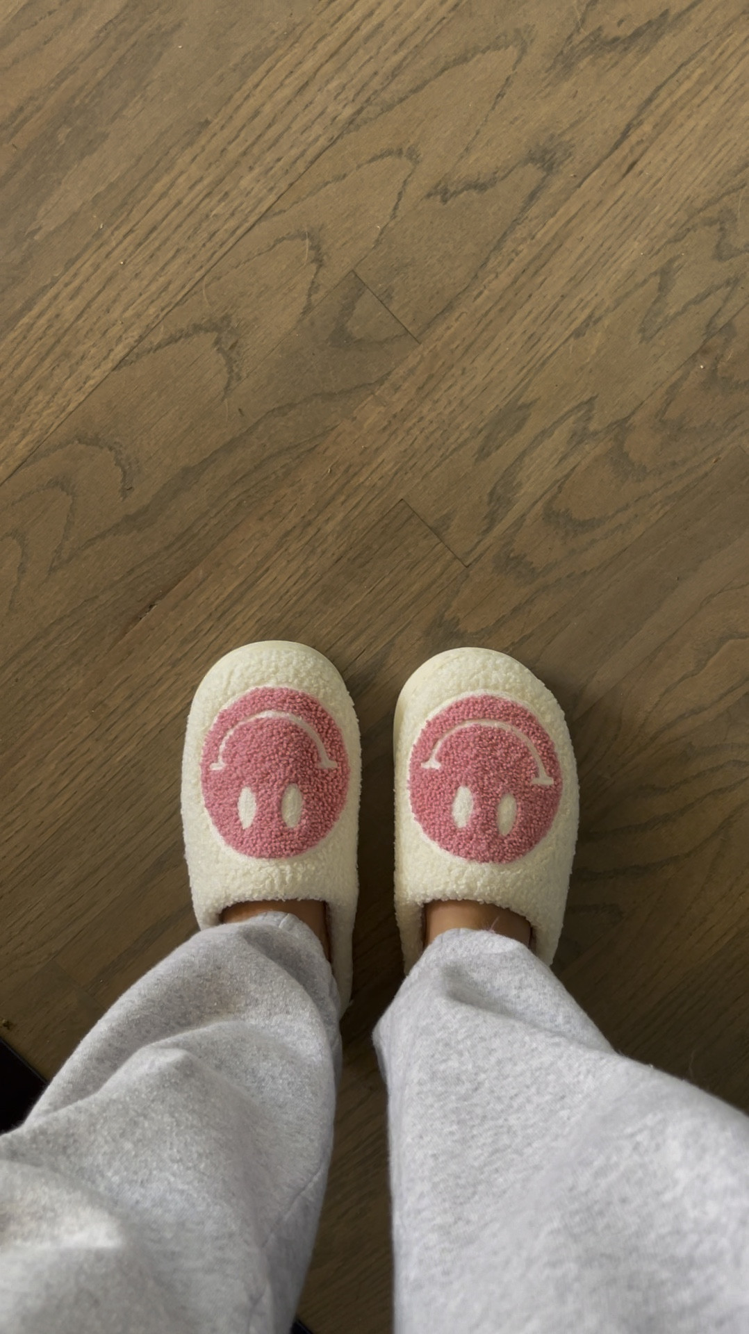 cutest smiley slippers!! love wearing these around the house 💗

#LTKStyleTip #LTKFindsUnder50 #LTKShoeCrush