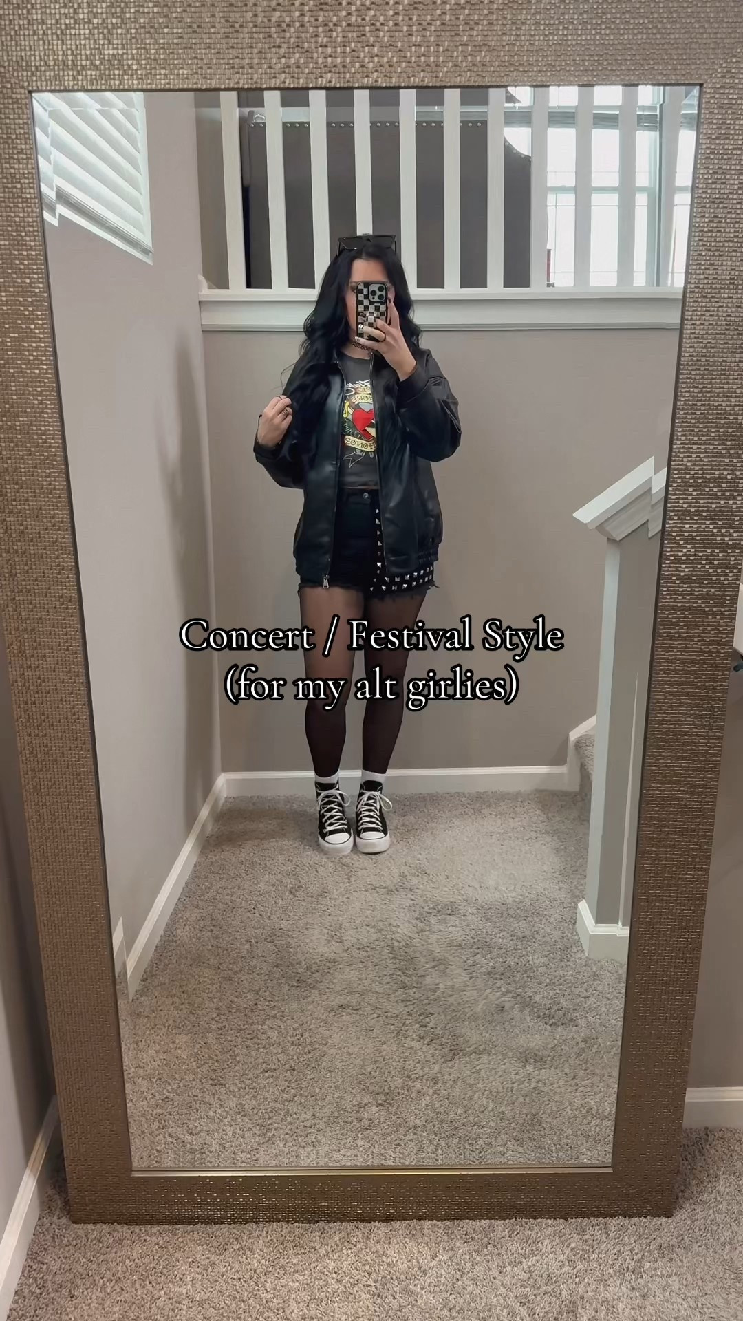 Top/Shorts can be found in my Hot Topic Storefront. Jacket can be found in my TT showcase ✨

Top- size Large
Shorts- size 5
Jacket- size Small