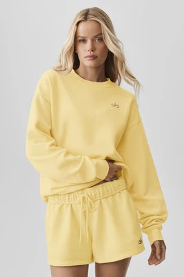 ALO | Accolade Crewneck Neck Pullover Top in Warm Butter, Size: 2XS | Alo Yoga
