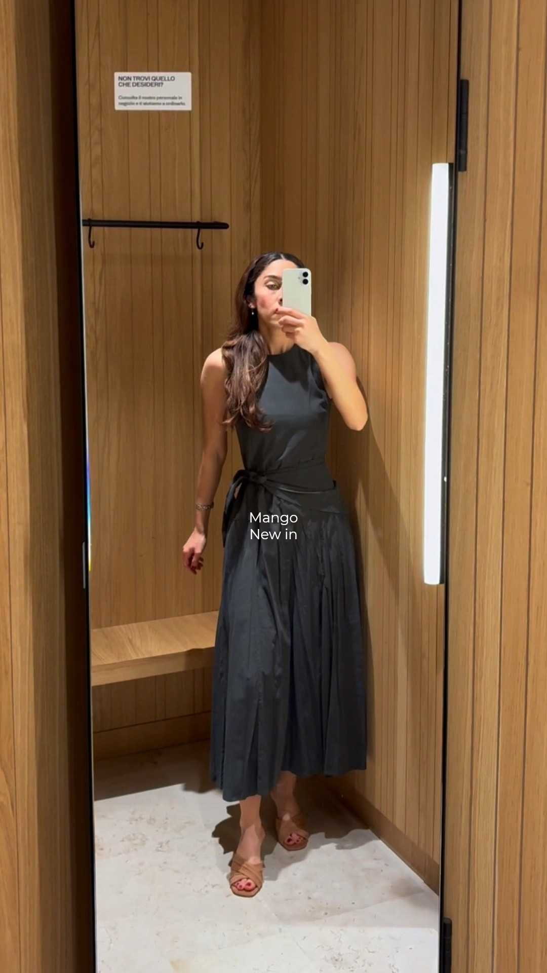 This midi A-line dress in a soft lyocell blend features a clean crew neck, wide straps, and a flattering silhouette. The waist scarf detail adds just the right touch of femininity 💫
Size XS 

#LTKdresses #LTKplussize #LTKeurope