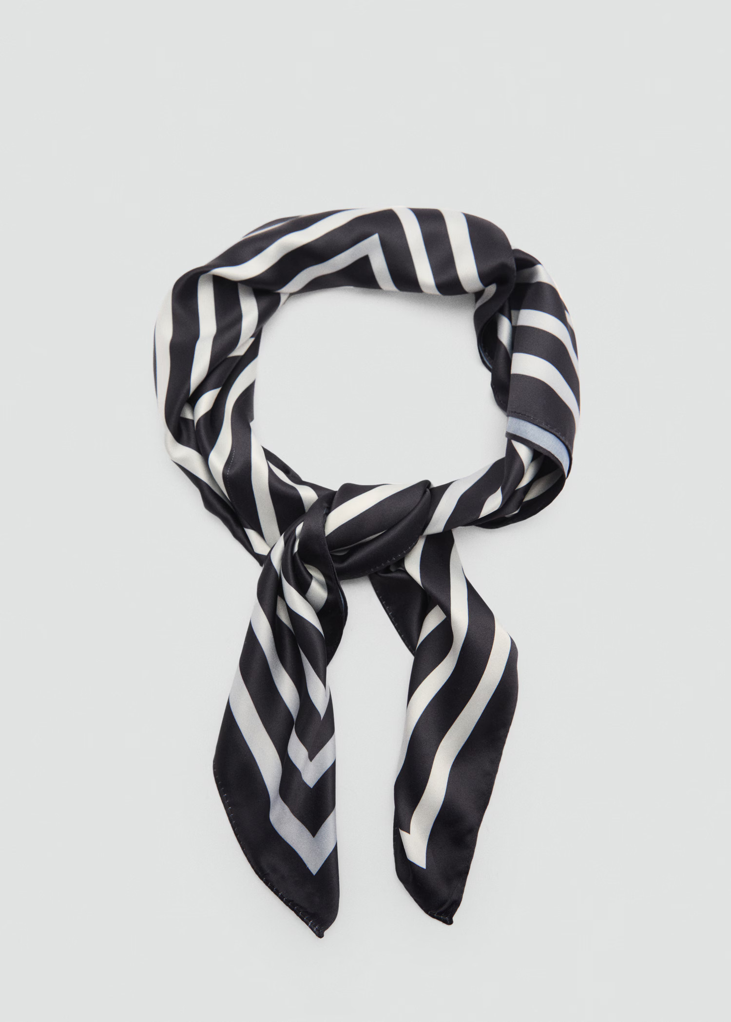 Bicolor printed scarf - Women | MANGO USA | Mango (US/MX/AU)