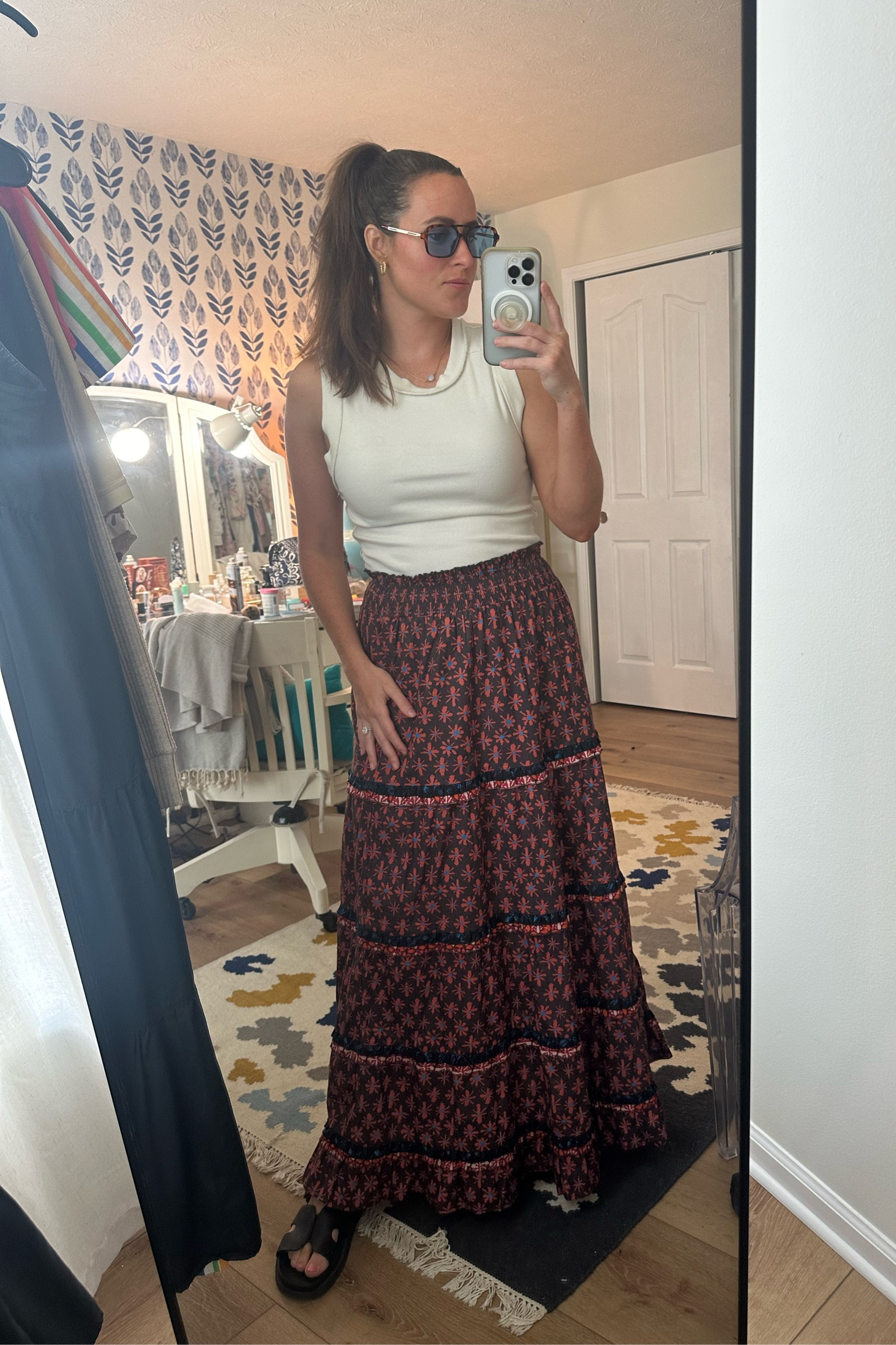 Easy dinner outfit ✨I also own this tank in 3 colors - it rocks! 