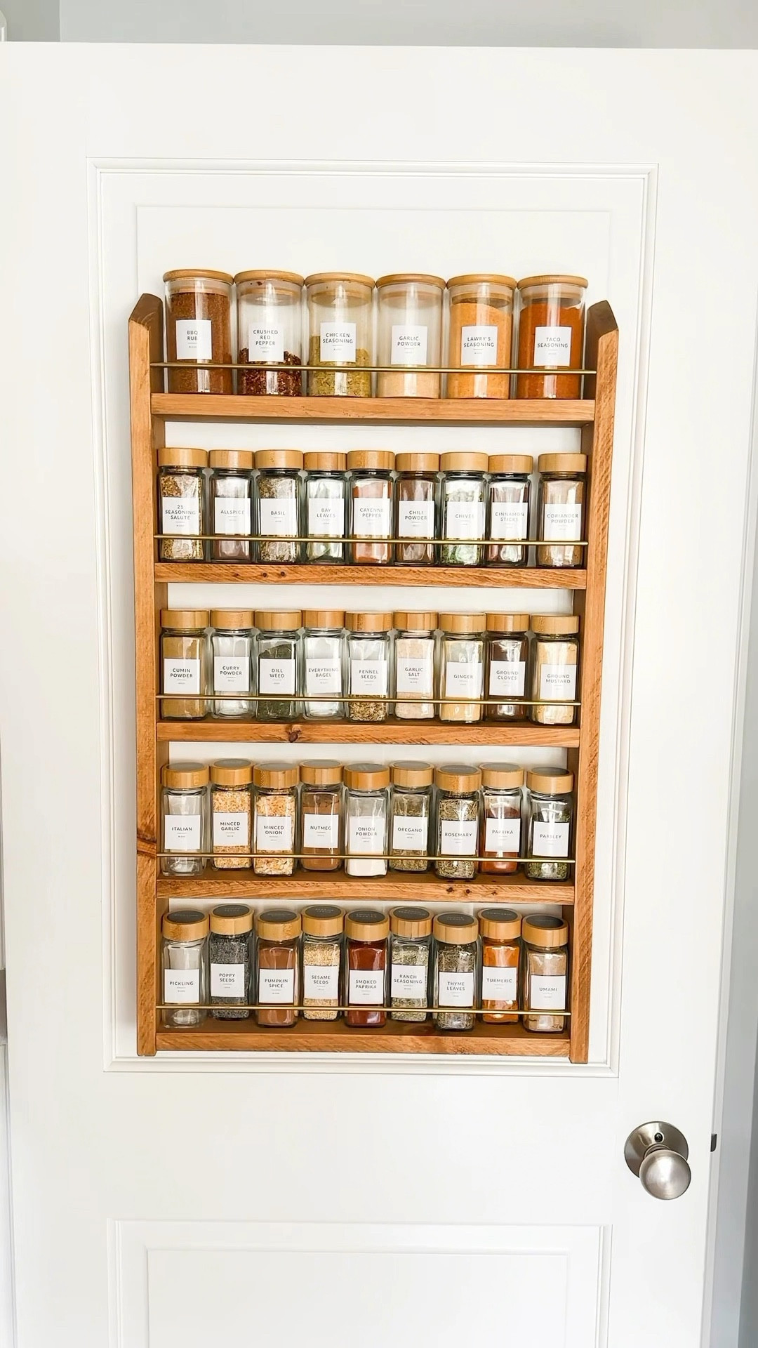 Don’t have room for a spice drawer? Are your spices taking up too much prime real estate in your cabinet or pantry? 🫠

As a professional organizer, I am a HUGE fan of utilizing door or wall space whenever you can, and yes I will die on that hill 💁🏼‍♀️

Is your space being underutilized? Send us a message so we can help you solve that problem! 🙌🏻
.
.
.
.
.
#organizewithmarie #fairfieldcountyct #connecticutlife #organizingtips #connecticutliving #connecticutgram #ctsmallbusiness #203local #organizedhome #fairfieldcounty #fairfieldcountymoms #greenwichct #hometips #professionalorganizer #getorganized #organizinghacks #homeorganizer #homeorganizing #womeninbusiness #smallbusiness #smallbusinessowners #spiceorganization 

#LTKHome