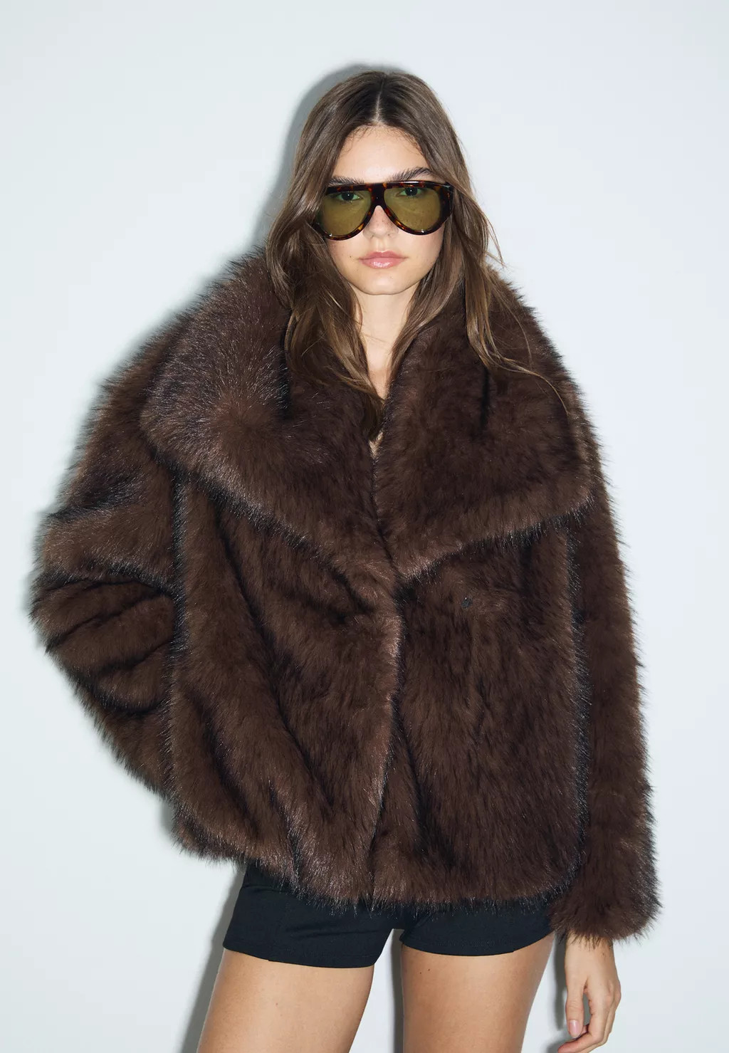 Cropped faux fur jacket - Women's fashion | Stradivarius United Kingdom | Stradivarius (UK)