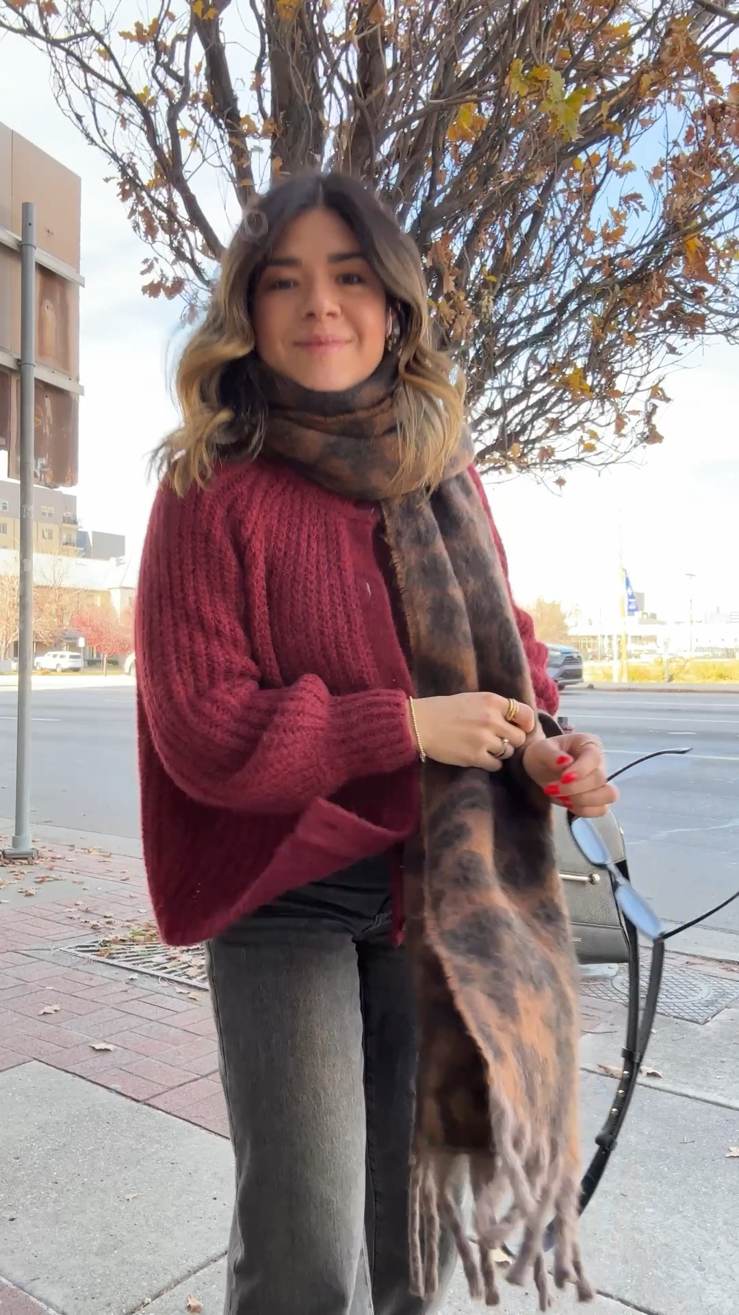 These baggy jeans by Levi’s are so good! They fit like a glove! Take 40% off right now! 
Cardigan is available in more colors! Wearing size xs
Jeans size 25

#LTKFindsUnder50 #LTKmomlife #LTKHoliday