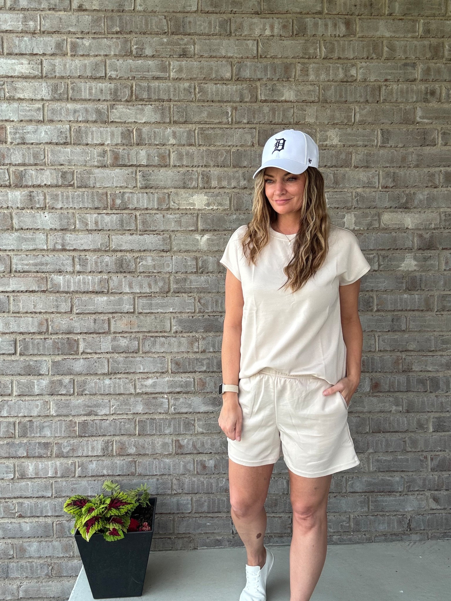 Perfect lightweight set for the summer comes in a few colors and fits true to size 

#LTKSummerEdit #LTKOver40 #LTKStyleTip