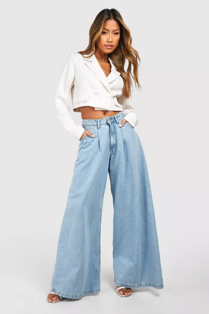 Basic Pocket Detail Boxy Cropped Blazer | boohoo (US & Canada)