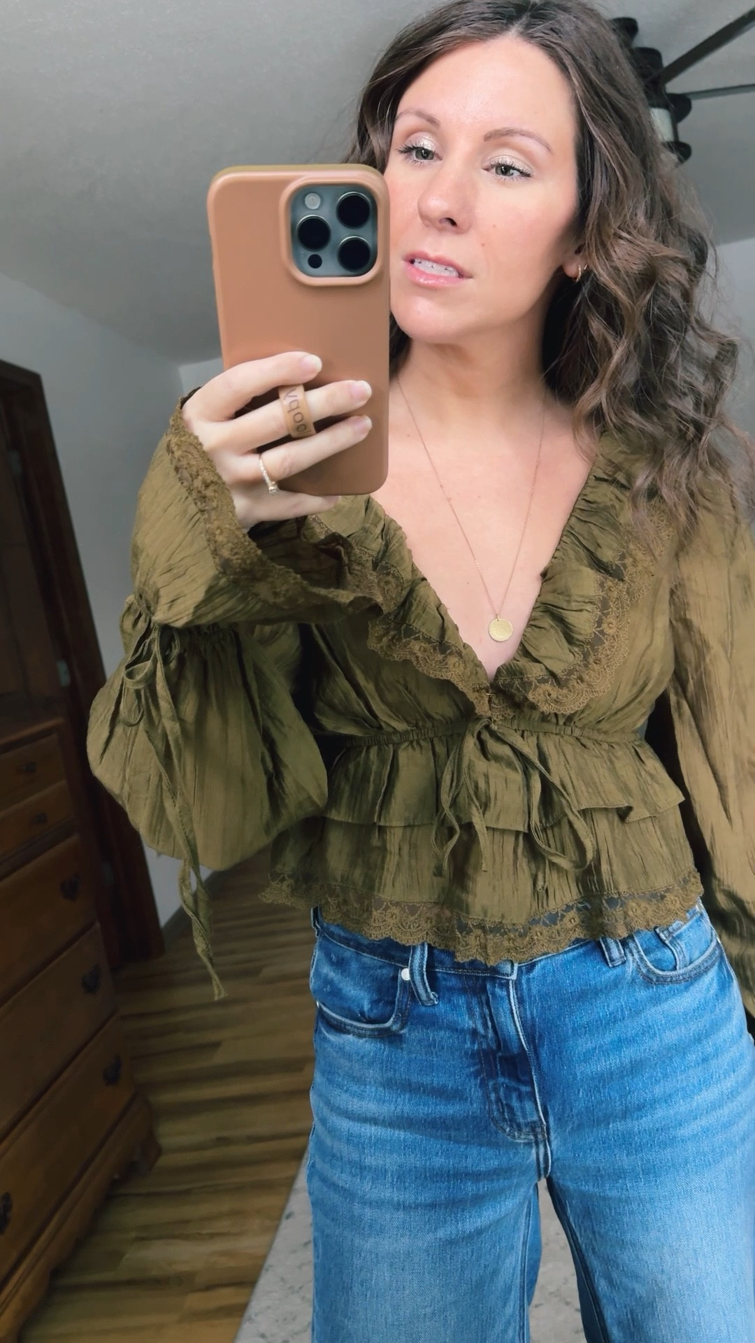 This liquid eyeshadow is soooo pretty✨


wearing xs in my top, 24 in 26” inseam on my jeans (LOVE THEM!) and 6.5 in my boots (so comfy— also linked more affordable ones).


#LTKmorningroutine #LTKFindsUnder100 #LTKgrwm