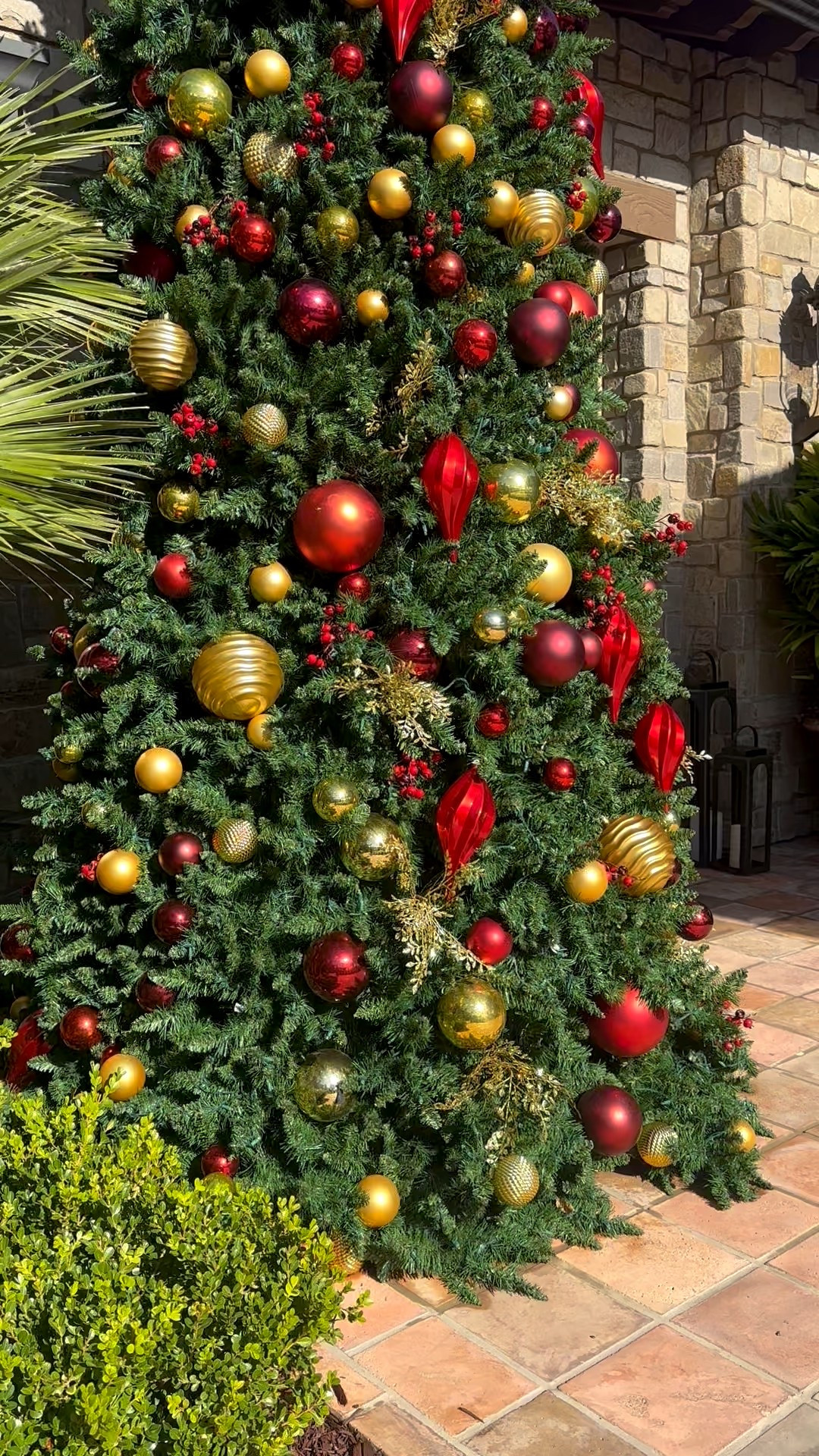 Merry Christmas ✨
May your days be bright and your home be warm.
##MerryChristmas #Christmastree

#LTKHome #LTKGiftGuide