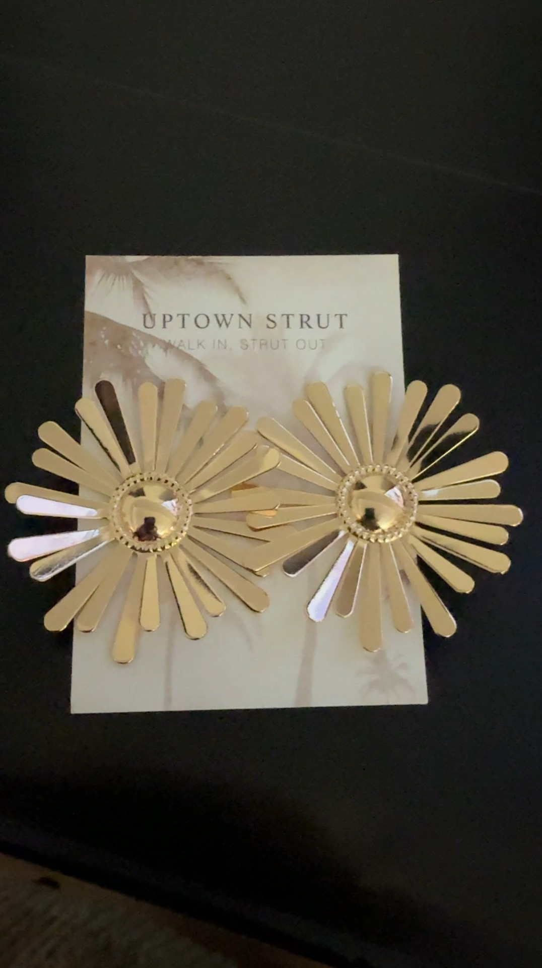 Yessssssss, new favorite Spring earring🙌!!!!!  🌸🌼 
✨UptownStrut.com

#LTKMostLoved #LTKFamily #LTKTravel