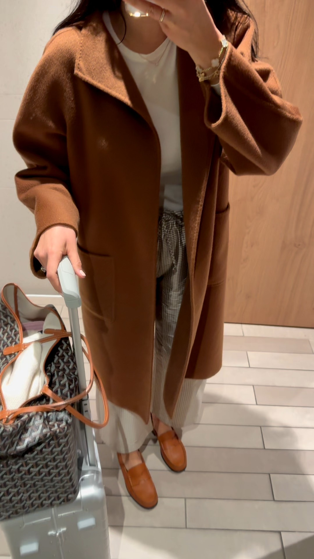 Airport style. Airport outfit. LAX outfit. Travel outfit. Travel style. Travel
Look. Airport look. 