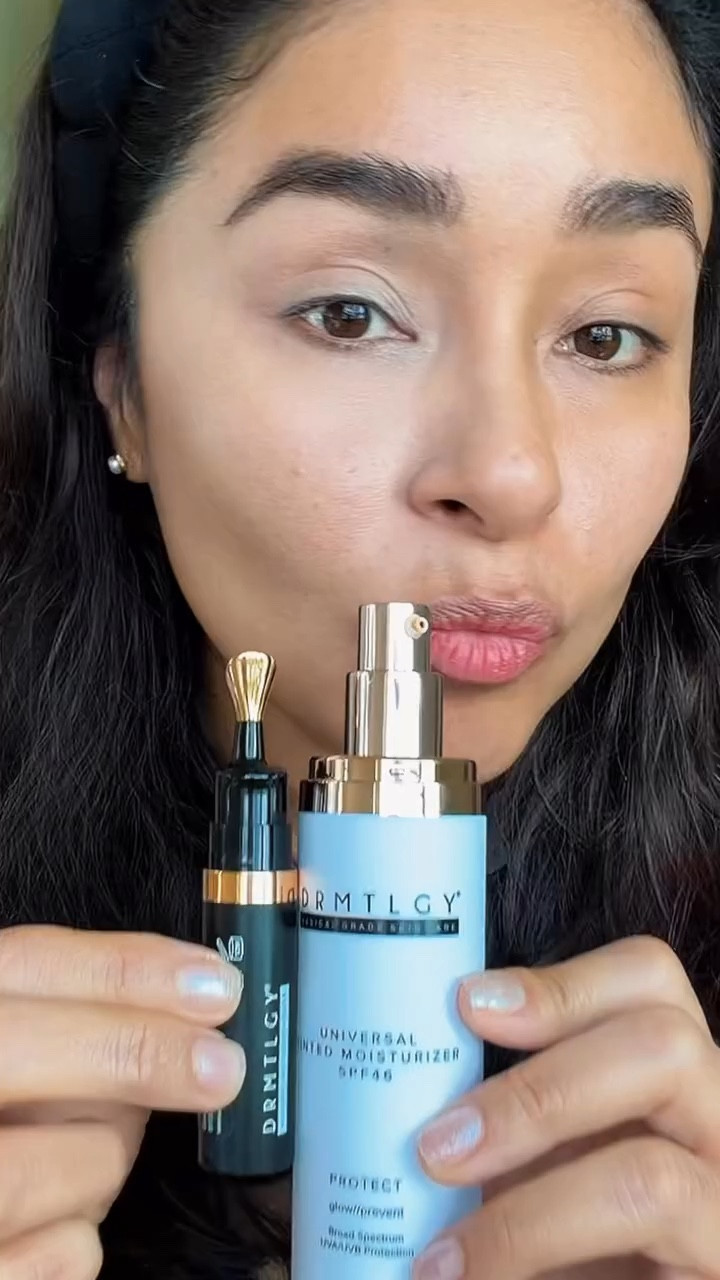 No es solo maquillaje… 
también es skincare + protección solar ☀️✨
Estos dos productos de @drmtlgy me sorprendieron porque mientras te dejan la piel linda, también la están cuidando.

El corrector Luminous Eye Corrector® SPF 41 - Medium, ilumina, hidrata y además tiene SPF

Universal Tinted Moisturizer SPF 46 (se adapta a tu tono de piel) deja un glow súper natural con protección diaria.

Perfectos para cuando quieres verte bien protegerte del sol ☀️ en cualquier época del año🤍

#drmtlgy