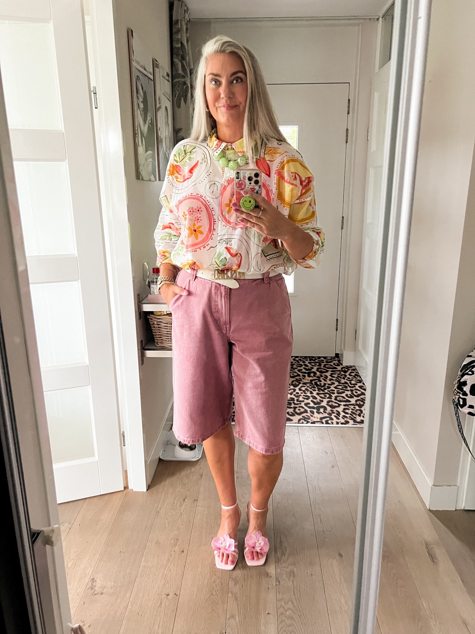 Ootd - Friday. Pink jorts (current Bershka sale, 42), summer print long blouse (Primark, M), kitten heel sandals with flower (Bershka, tts). 

#LTKsummer #LTKnederlands #LTKeurope