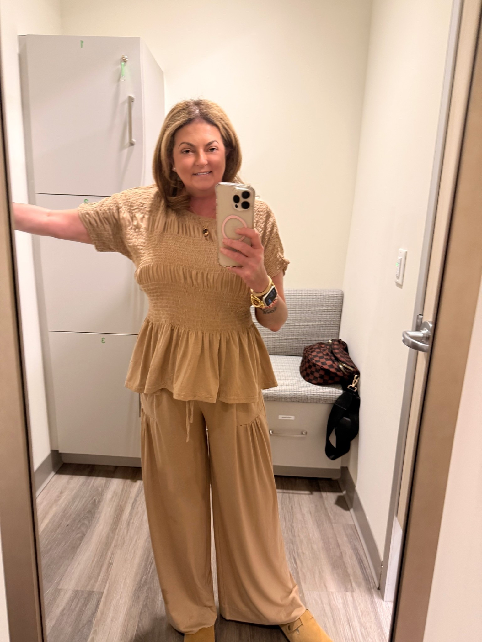 Dr visit fit yesterday 🤎 Super comfy loungey set that comes in lots of colors! 🌈 

#LTKootd #LTKgrwm #LTKdayinmylife