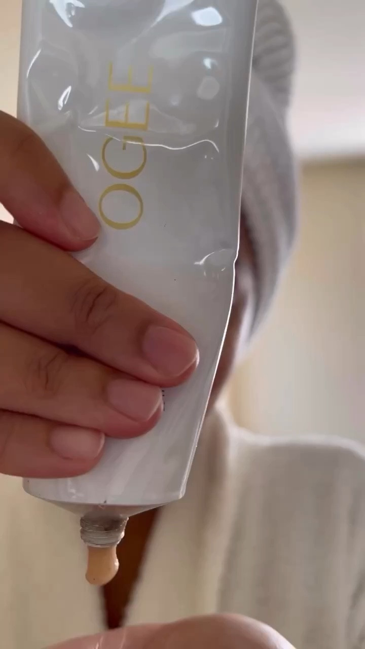 The Ogee glow is real with the elixir trio of targeted organic concentrates…hyaluronic acid, vitamin c, and bakuchiol (natural retinol) to supercharge your skincare routine the natural way that actually works ✨

Save with BELLE-OGEE!💰

#LTKBeauty