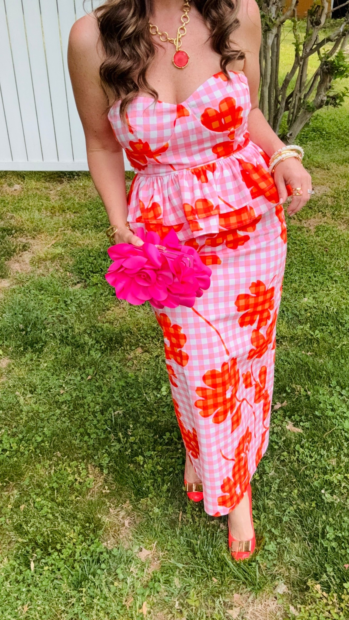 THIS! Hello peplum and pencil skirt two piece set of my dreams!!! This set is extremely eye catching and can easily be styled for Mother’s Day Brunch, as a wedding guest dress/ a Kentucky Derby or Horse race dress!!! You won’t believe the price too! 