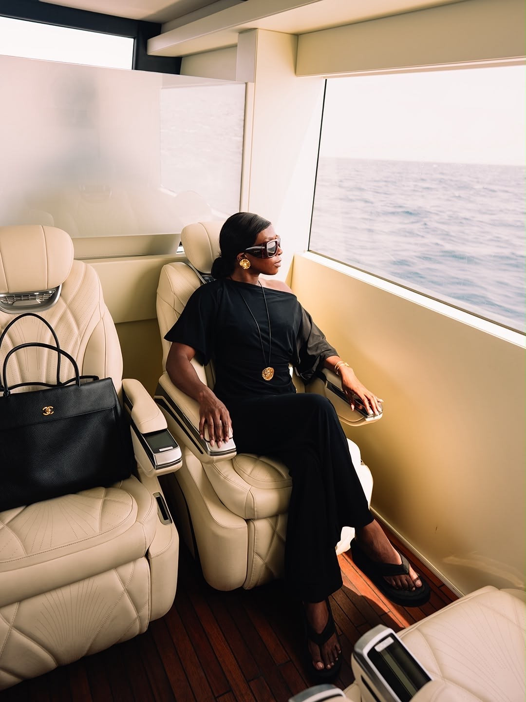 All Black, Always

An all-black look built around clean lines, fluid silhouettes and understated details. Simple, polished and timeless, proving monochrome dressing never needs to feel boring.

#LTKstyletip #LTKFashionMonth #LTKsummer