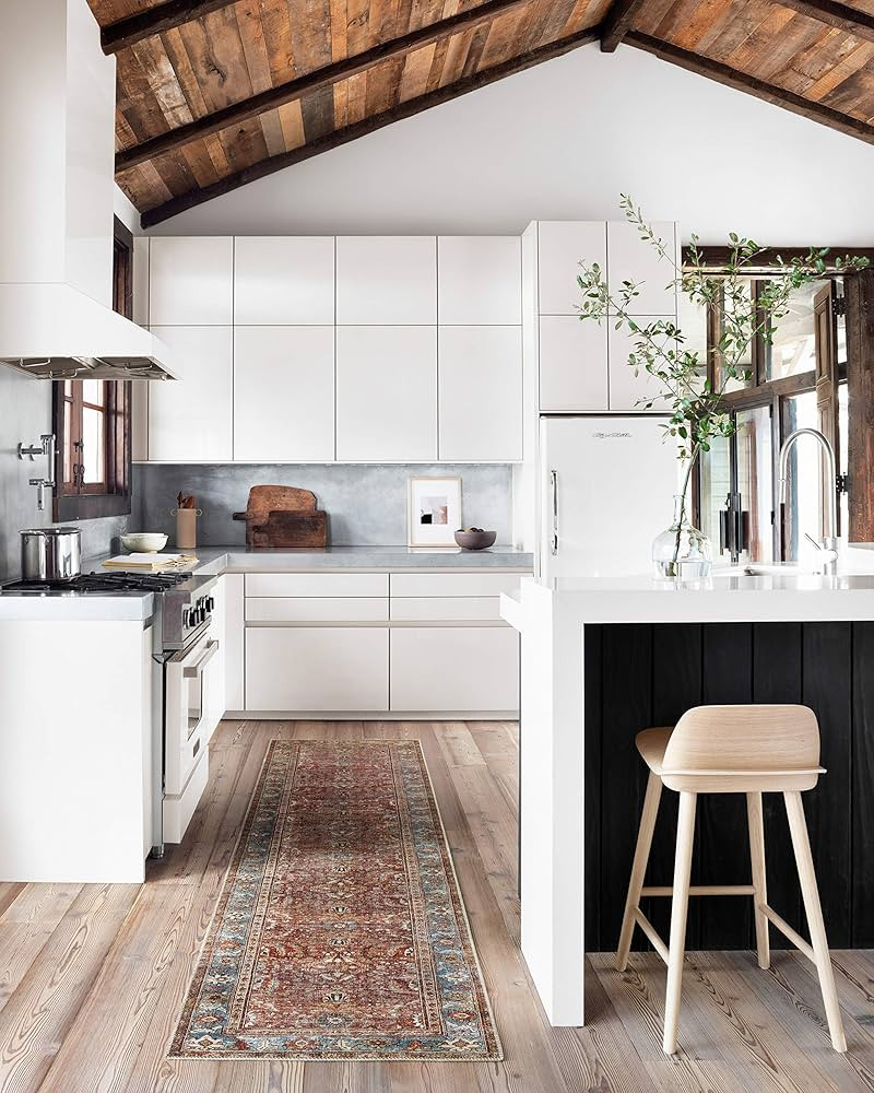 Loloi II Layla Collection LAY-01 Brick/Blue, Traditional 2'-6" x 12'-0" Runner | Amazon (US)