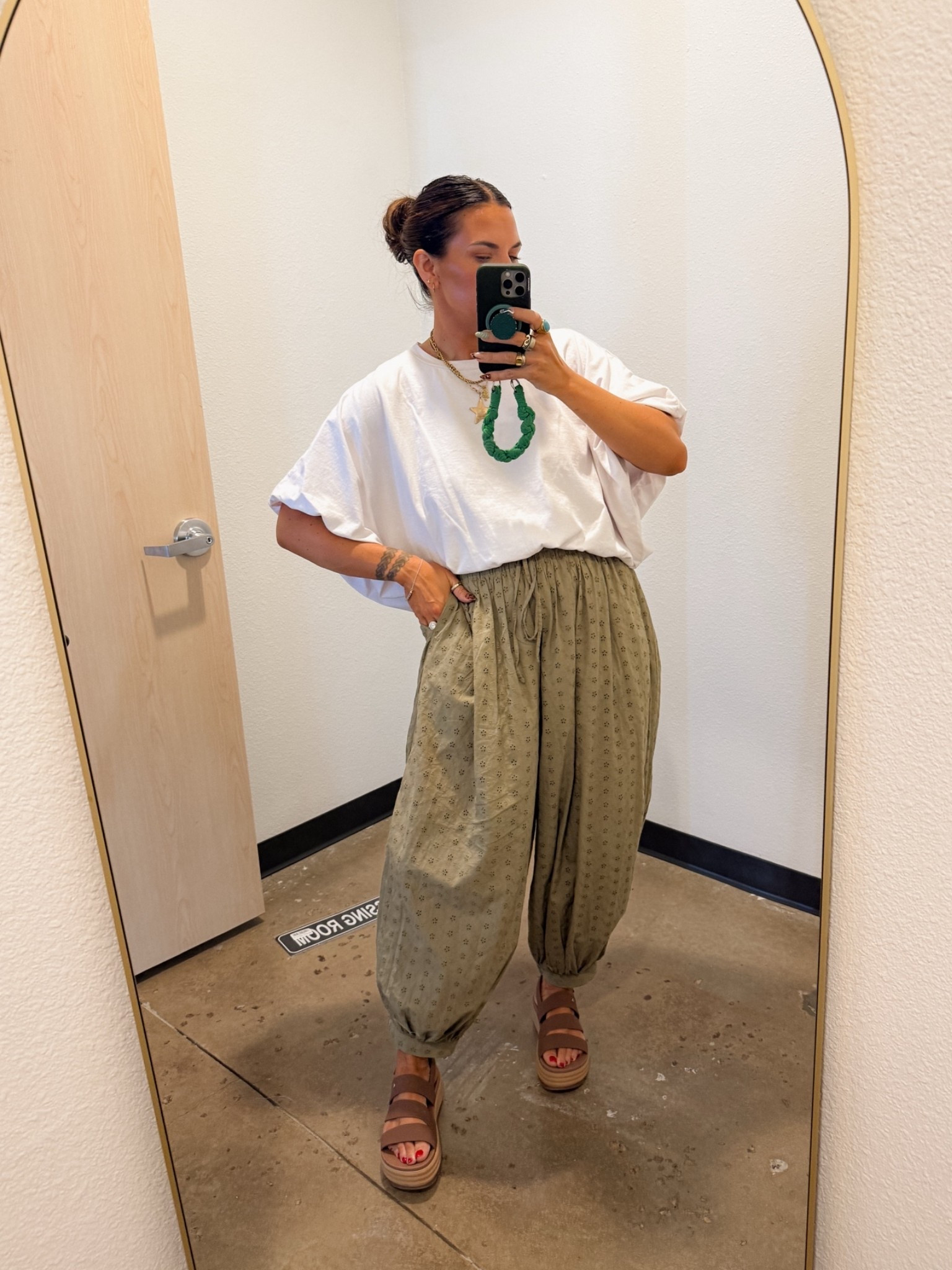 Top: XL
Pants; large
Sandals: TTS

#LTKOver40 #LTKootd #LTKMidsize