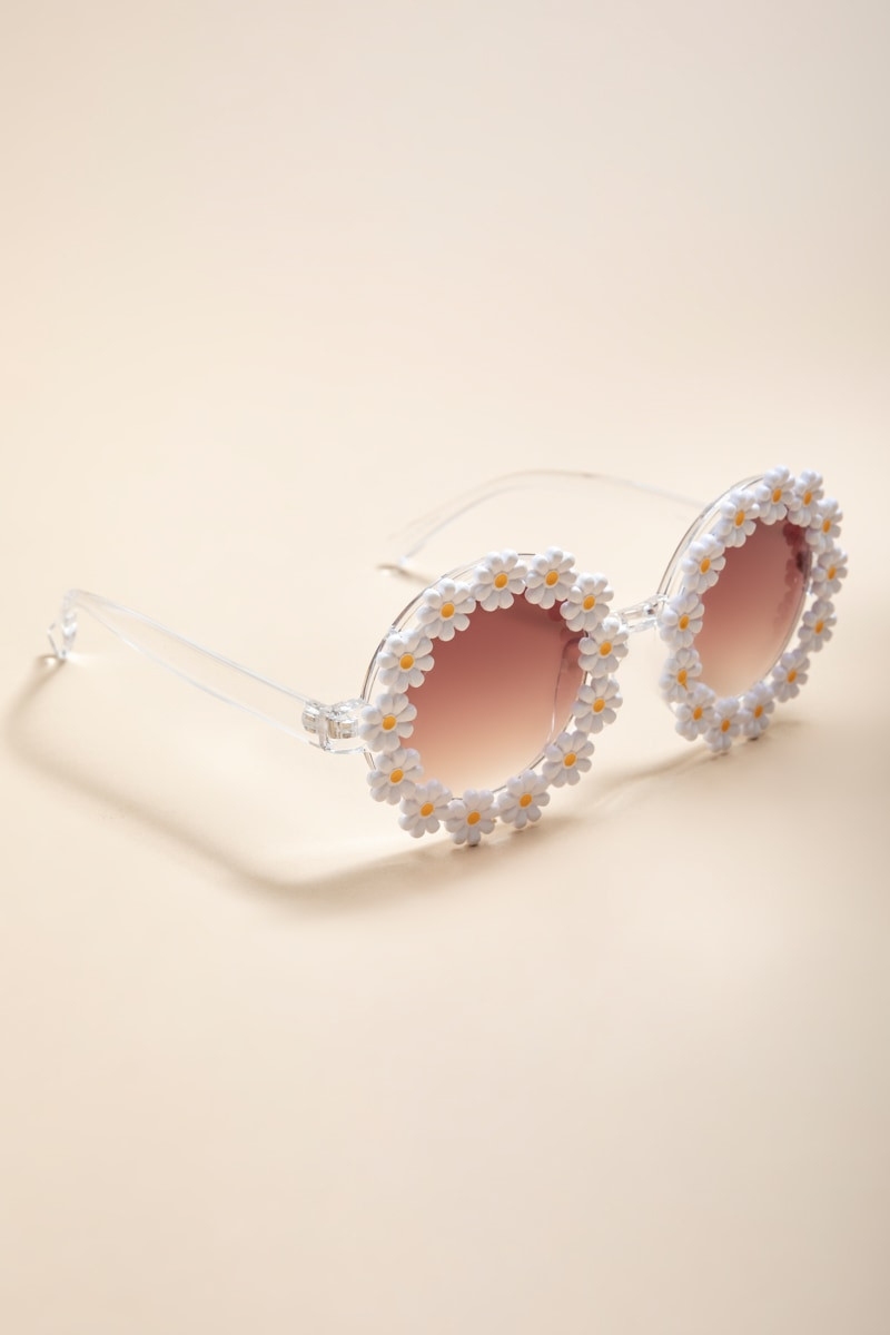 Sarah Round Daisy Sunglasses | Francesca's