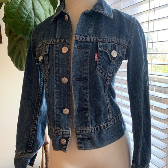 Women’s Denim Levi’s Jacket | Poshmark