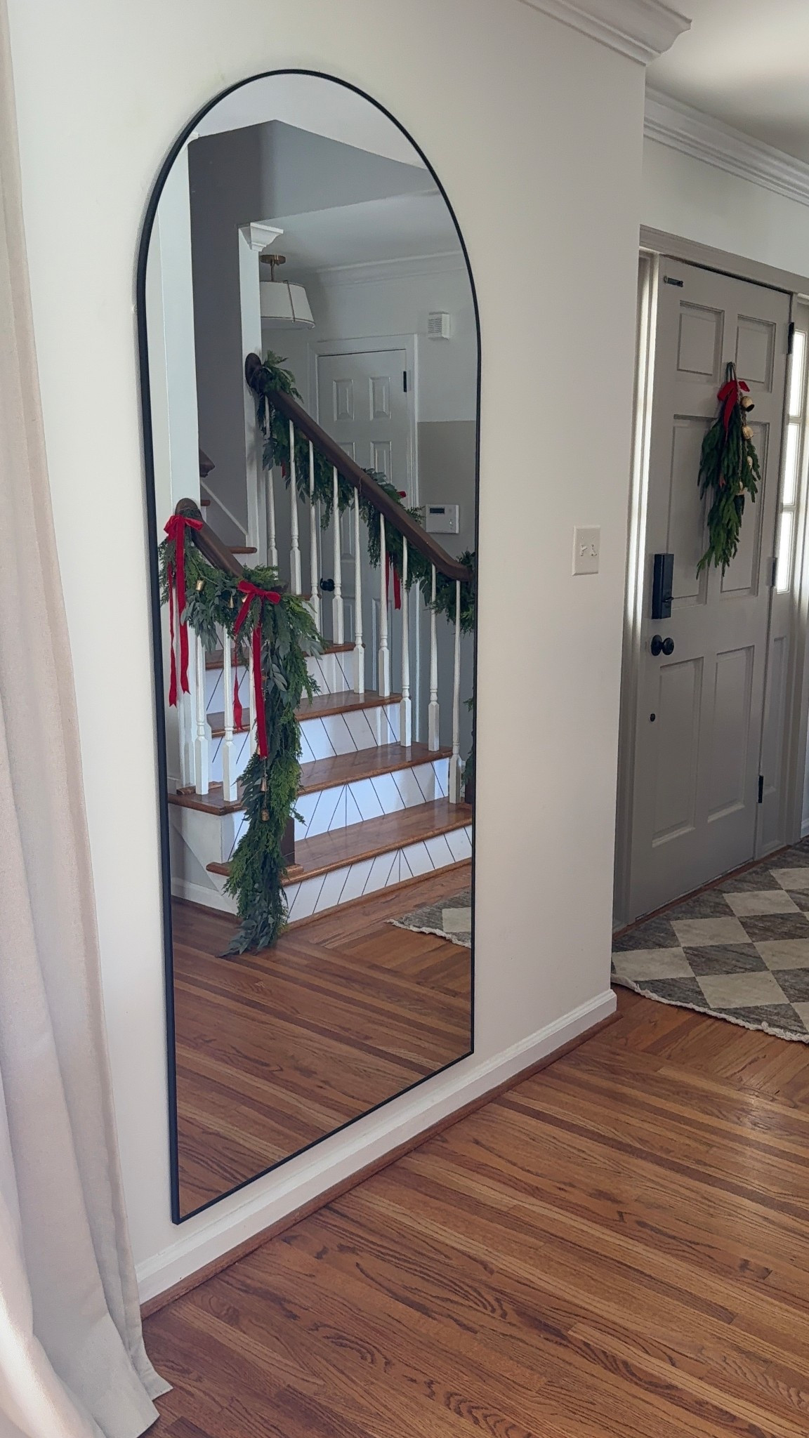 My oversized arched mirror is on a huge sale for early Black Friday!

I have the 76 x34” here in my living room 
In black, gold or silver frame 



Early Black Friday deal, oversized arch mirror, Walmart home, home decor finds 

#LTKSaleAlert #LTKHome