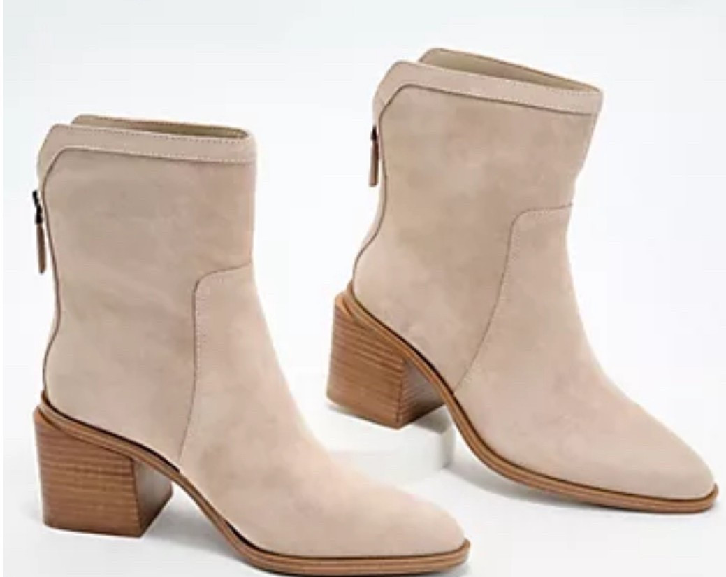 Fall boots!!

#LTKFallSale #LTKSeasonal #LTKFindsUnder50