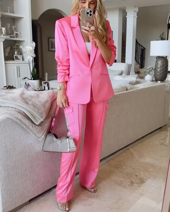 Power suit on SALE 🩷🎉 wearing 6 on blazer. Small in drawstring, cargo pants. Summer outfit.

#LTKOver40 #LTKSaleAlert #LTKFindsUnder100