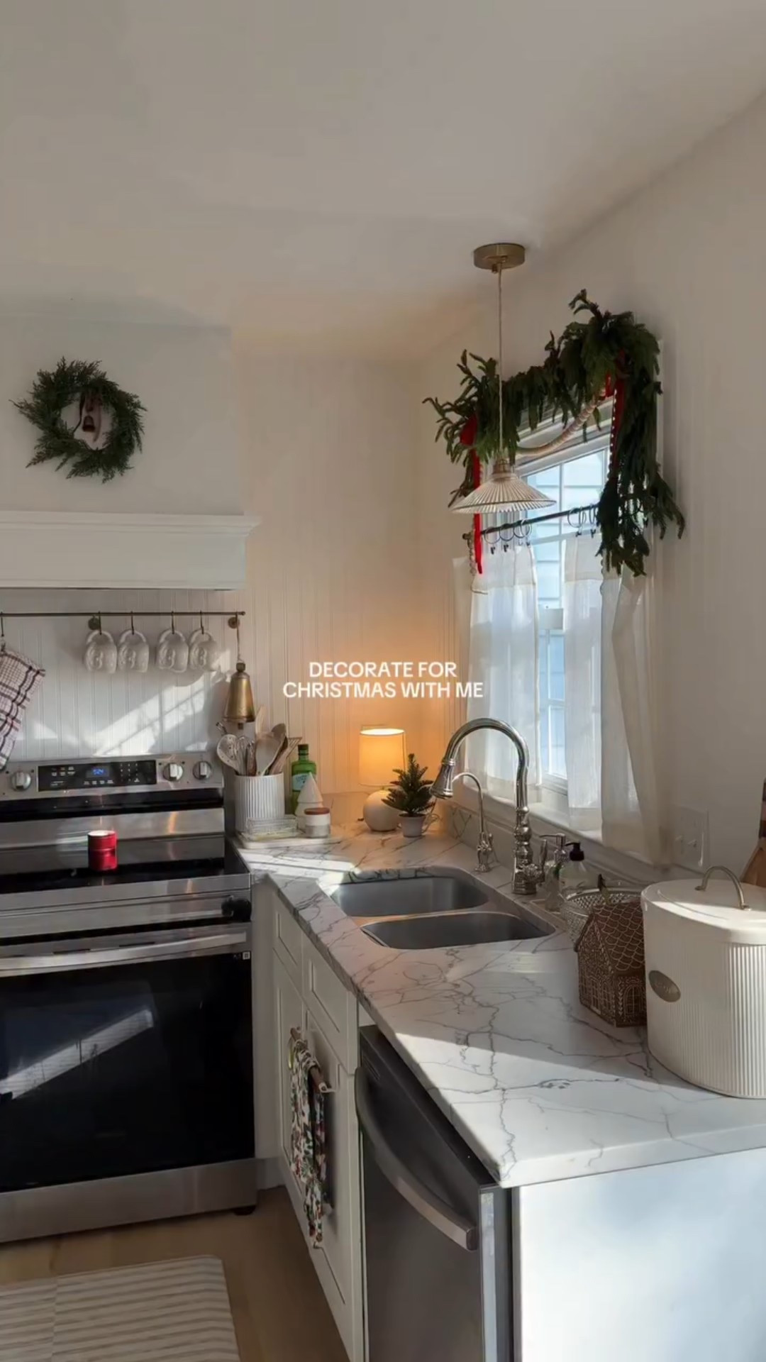 Decorate with me for Christmas part 2, love my cozy Christmas kitchen!😍♥️🌲✨ 

#christmasdecor #christmasdecorating #christmasdecorations #christmaskitchen #decorateforchristmaswithme Christmas decor Christmas decorating Christmas kitchen Christmas decorations