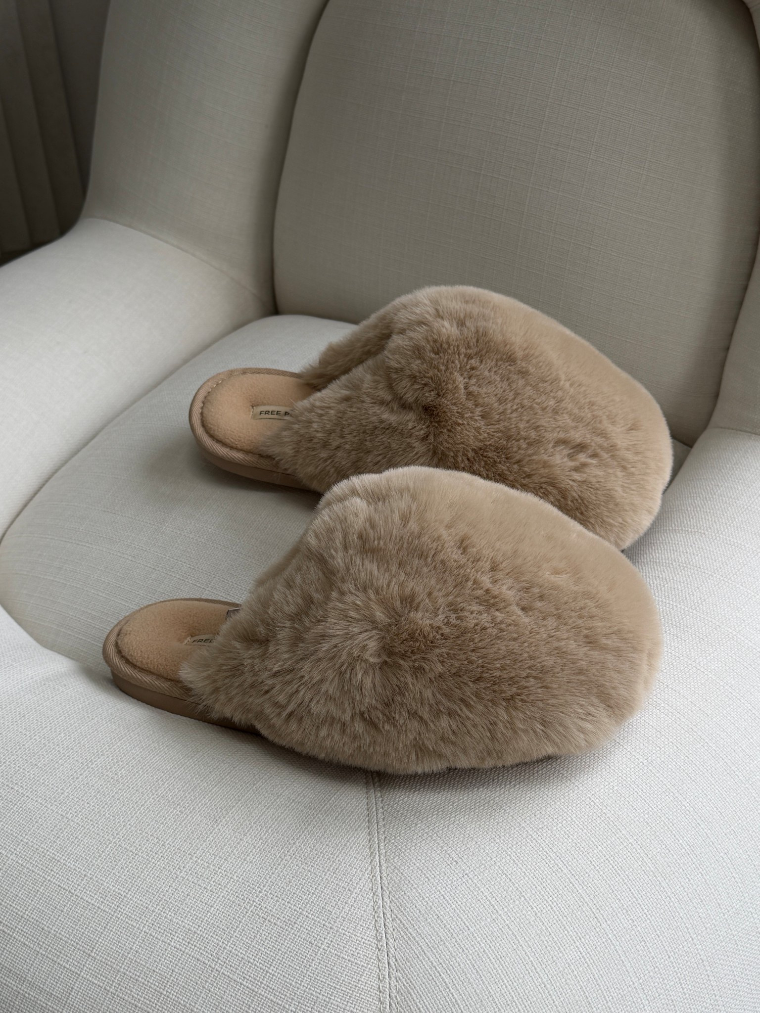 The best slippers EVER!!! 🥹🫧🤎🧸 free people, autumn, slippers

#LTKuk #LTKwinter #LTKautumn
