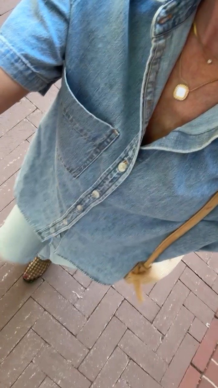 Denim top + denim bottoms! 
Top: runs slightly oversized, wearing size small
Bottoms: run TTS, wearing size 25

#LTKgrwm #LTKootd #LTKSeasonal