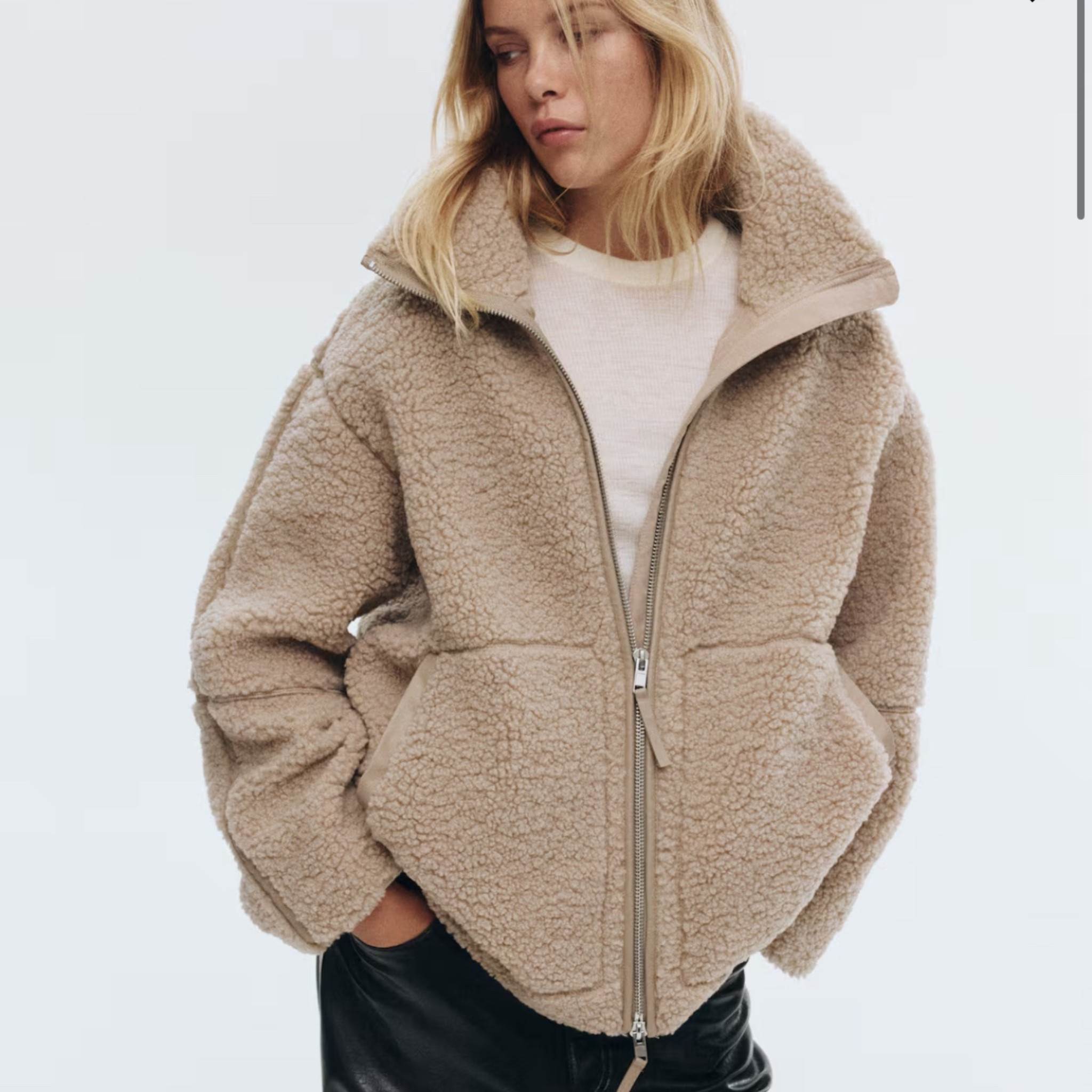 Loose teddy ! Run 

#LTKSeasonal #LTKBeauty #LTKNYFW