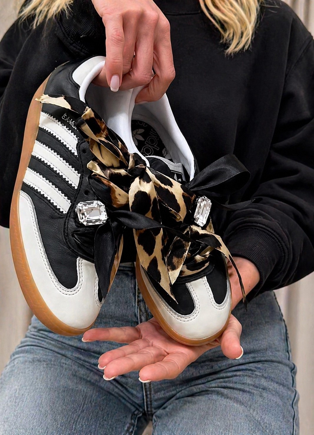 OK WAIT THIS IS YOUR SIGN 🔥👟

Adidas but make it EXTRA 😍

Because why are we settling for basic when we can do THIS 👇
✨ oversized laces
✨ mix TWO different laces (black + cheetah = OBSESSED)
✨ add the cutest little charms

And just like that… 💥
your sneakers went from “meh” to main character energy

The best part??
You don’t even need a crazy outfit 👏

Throw on:
✔️ basic sweatshirt
✔️ basic jeans

…and let your SHOES do all the talking 🔥

This is that easy “spice up your life” moment without trying too hard
This is that “where did you get those?!” at the ball field vibe ⚾️💁‍♀️

Trust me… once you start mixing laces, you’ll NEVER go back 😏

#LTKdayinmylife #LTKgrwm #LTKootd