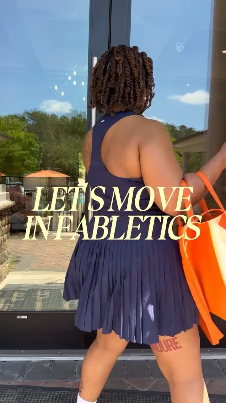 Spend the day with me in @fabletics! #fableticspartner 

A busy girl (like myself) needs clothes that move with her throughout the day, and as you can see, we had a lot of moving to do. I think this set did a great job keeping up, what do you think?!

Top: feather tech + cropped tank
Skirt: hot shot pleated mini skirt

Shop the look at the link in my bio!