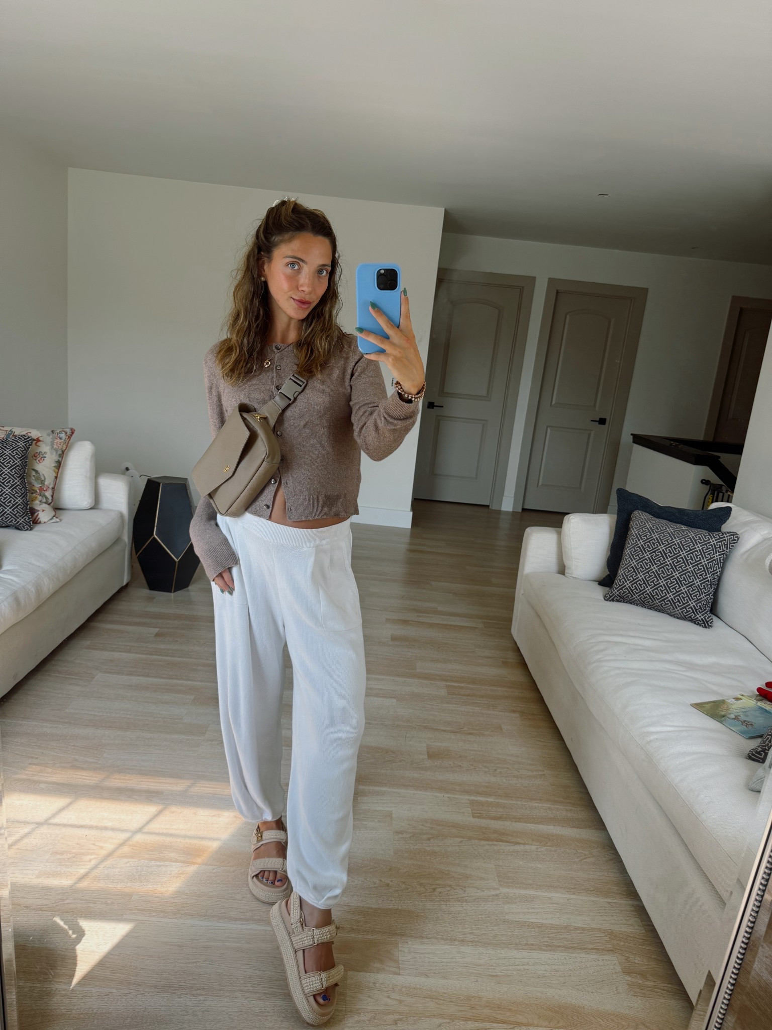 Size medium is top and bottoms 
Shoes size 7.5