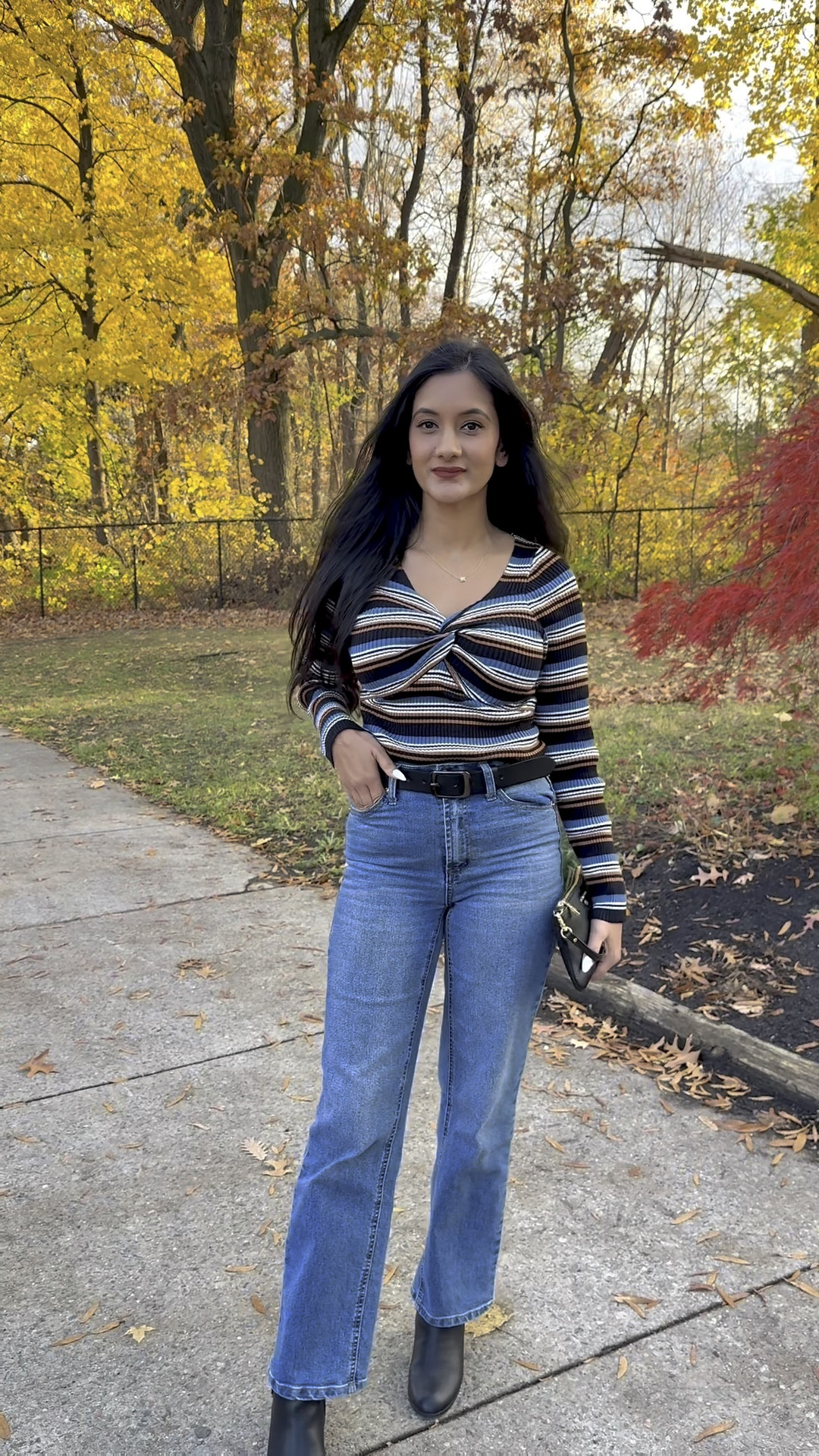 Wearing S in sweater 

#LTKstyletip #LTKSeasonal #LTKfindsunder50