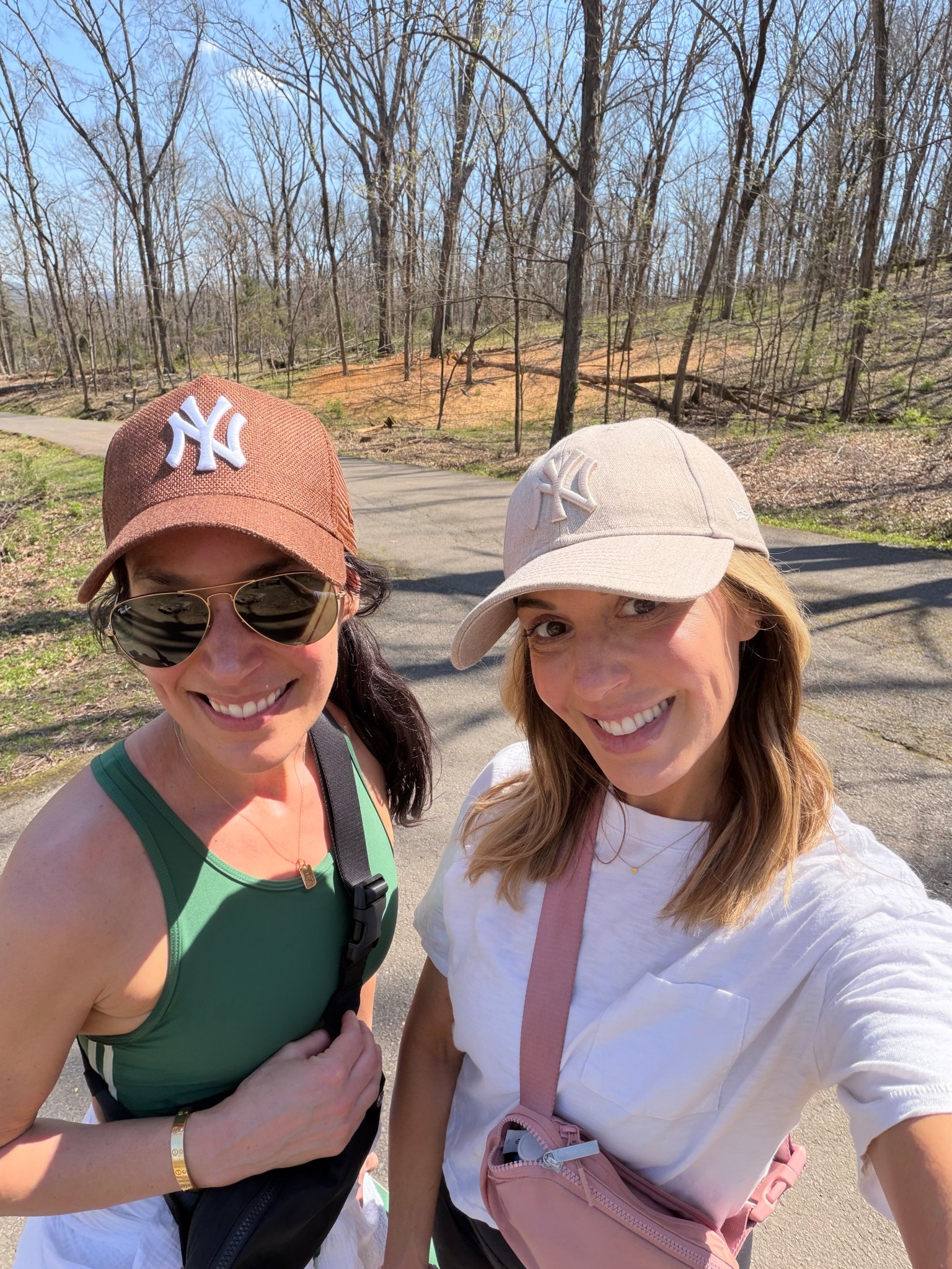 Casual everyday outfit with a neutral baseball cap. Easy spring look for errands, walks, and off-duty days.

#LTKfitnessgoals #LTKmomlife #LTKActive