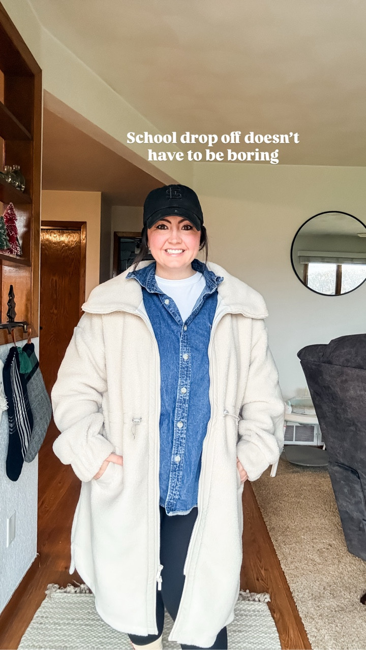 Whoever said Monday school drop off had to suck didn’t have the right leggings approved outfit! 😘