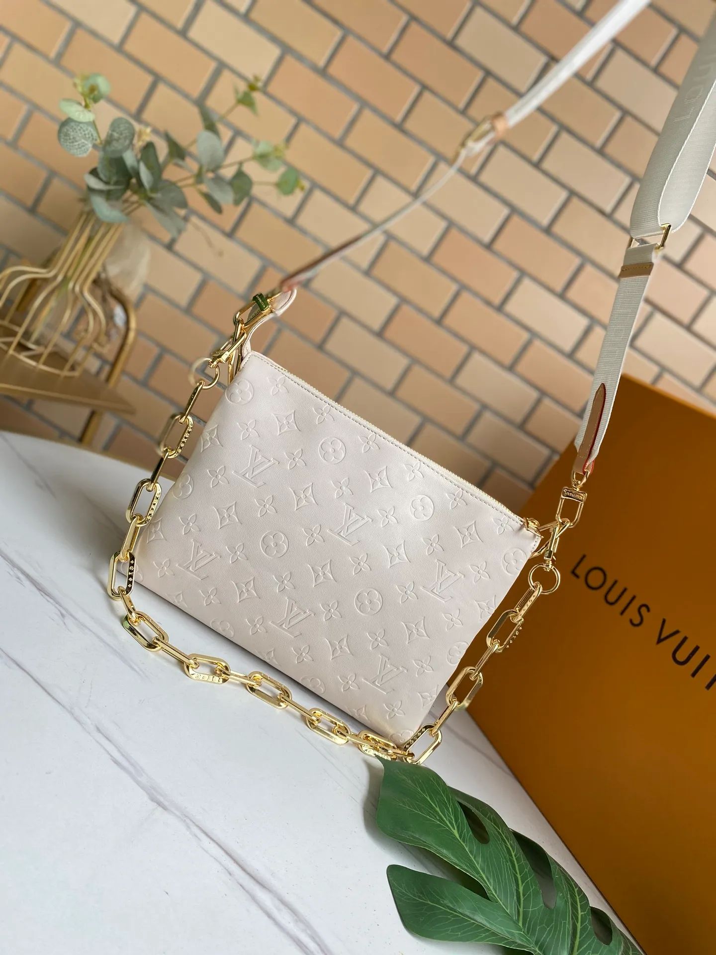 Louis Vuitton fashion designer bag womens classic black leather gold chain Shoulder Bag Handbag C... | DHGate