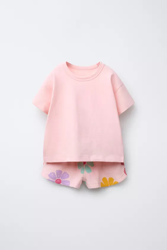 SOLID T-SHIRT AND WAFFLE BERMUDA SHORTS SET | Zara US