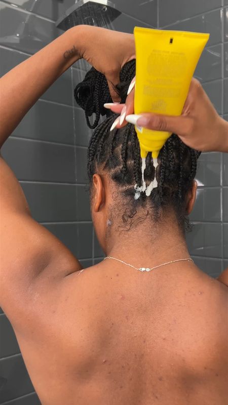 #Ad @tphbytaraji’s Never Salty Scalp Scrub, Master Cleanse and Mint Conditioner completely changed the way I look at taking care of my scalp while wearing knotless braids.

The 2 and 3-prong applicators make it so easy to apply and focus directly on my scalp. What I love most about these scalp products is how affordable they are, bc we all deserve a healthy scalp and to hold onto our knotless braids a little longer.

Shop @tphbytaraji Scalp products at your local @target @shop.ltk #liketkit 

#TPHBYTARAJI #targetpartner #target


#LTKbeauty